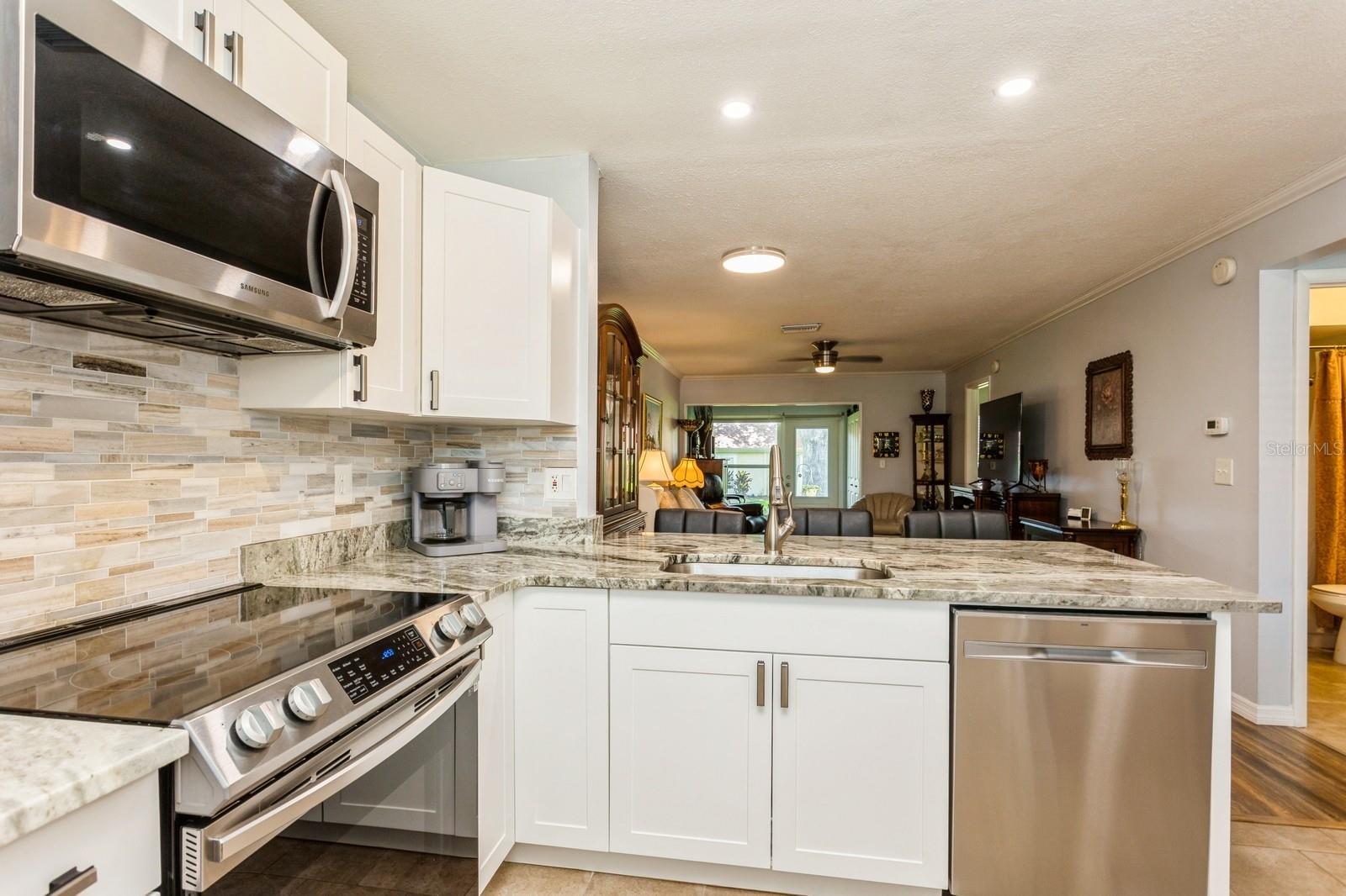 Image 10 of 44 For 2460 Northside Drive 708
