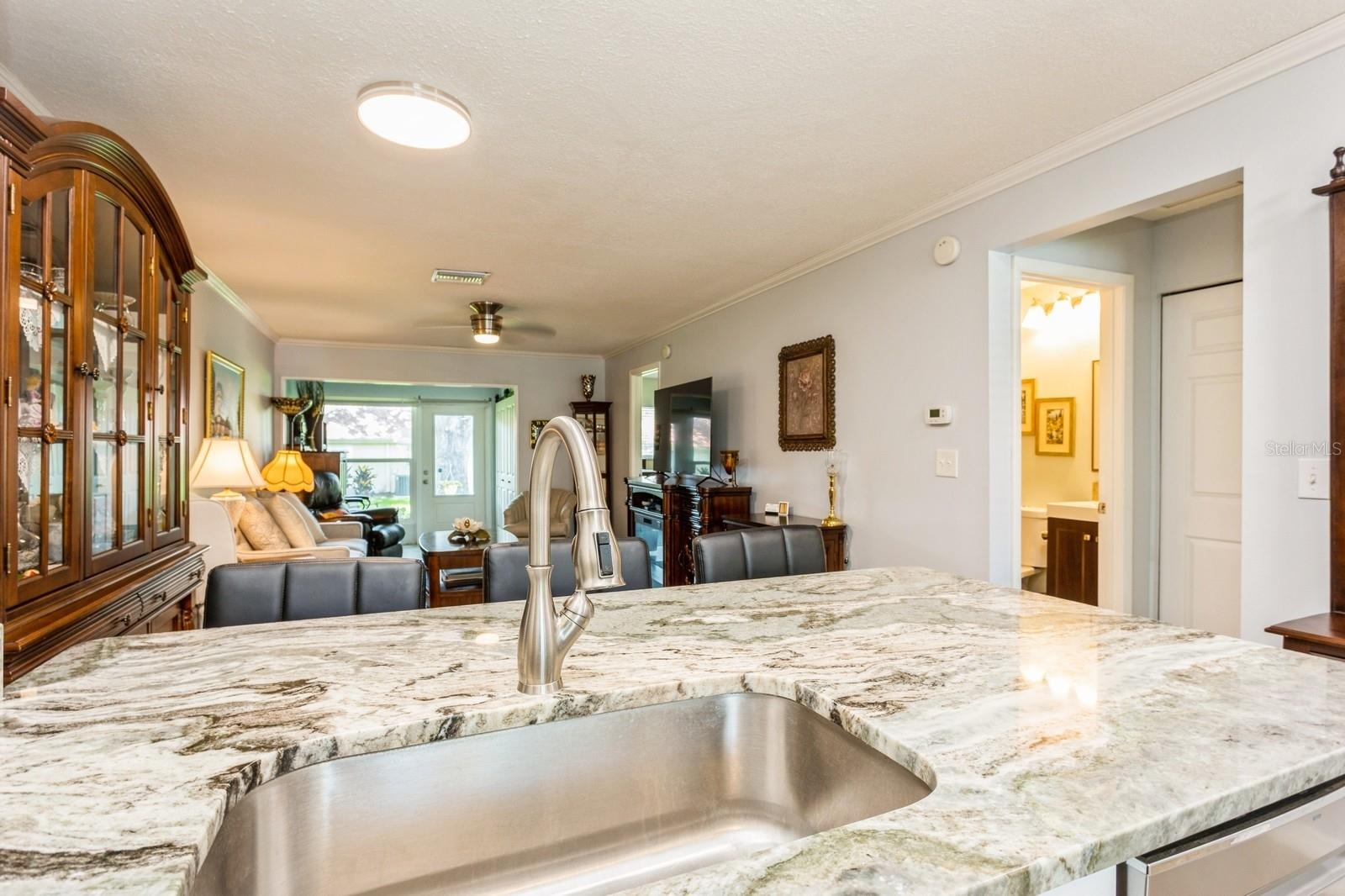 Image 12 of 44 For 2460 Northside Drive 708