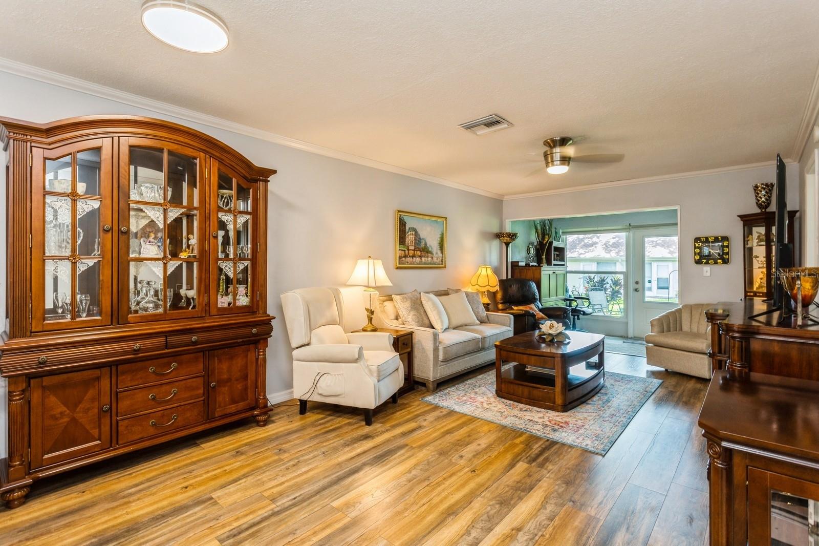 Image 18 of 44 For 2460 Northside Drive 708