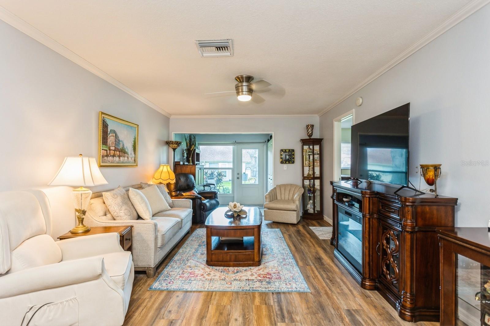 Image 19 of 44 For 2460 Northside Drive 708