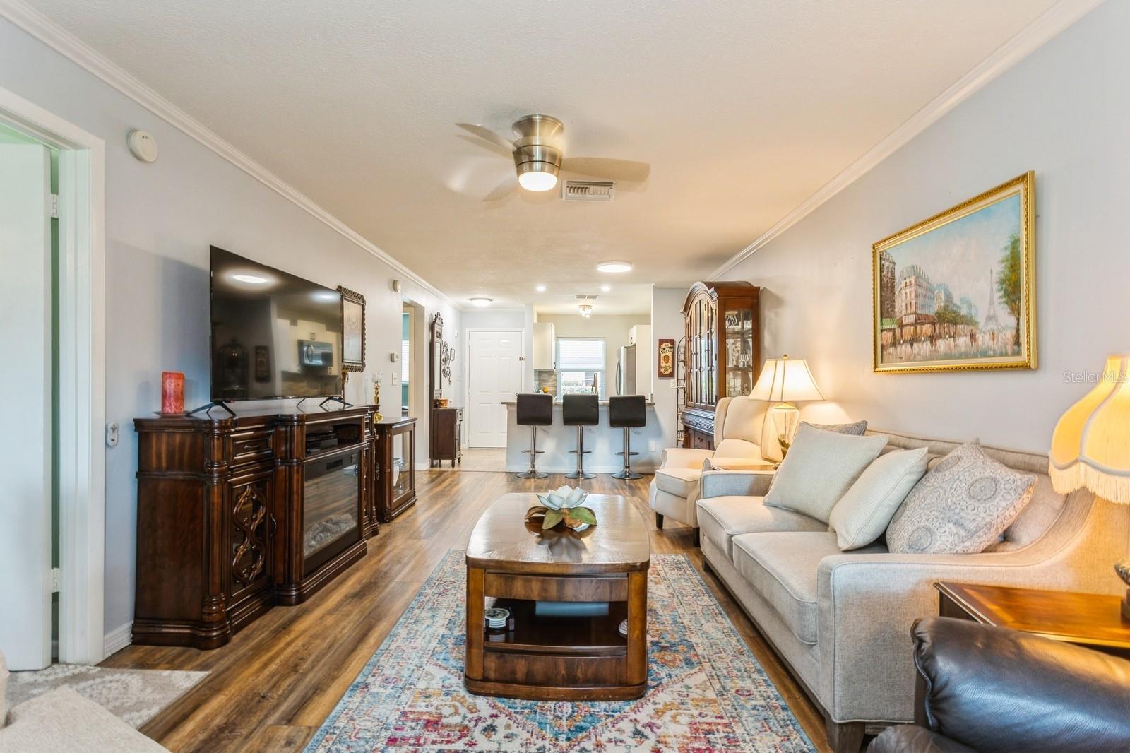 Image 21 of 44 For 2460 Northside Drive 708