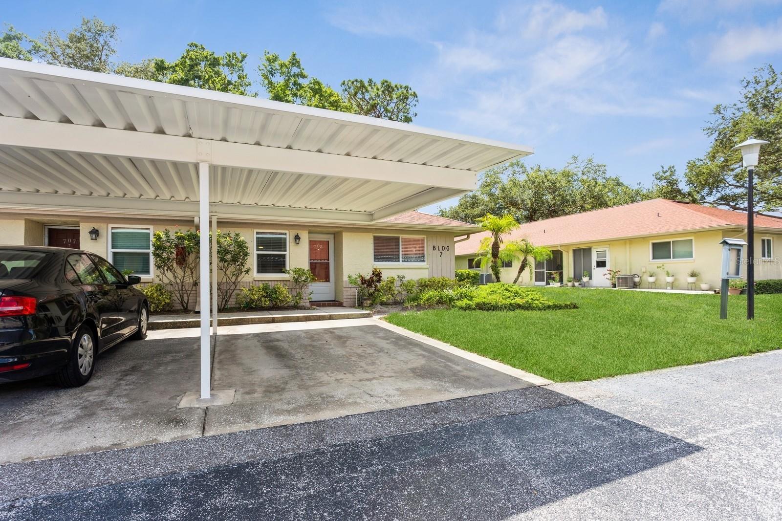 Image 4 of 44 For 2460 Northside Drive 708