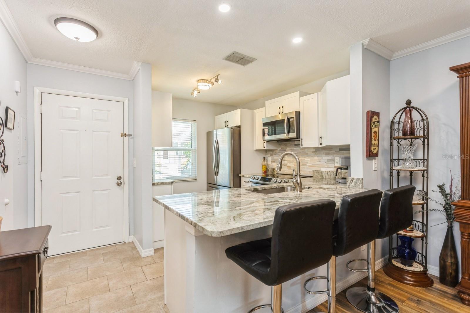 Image 6 of 44 For 2460 Northside Drive 708