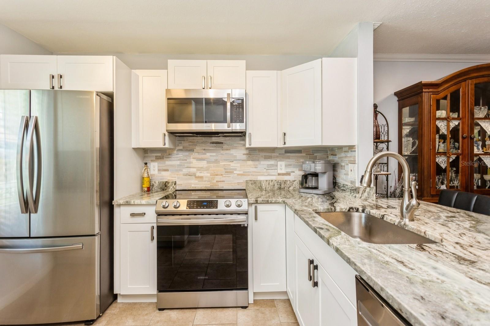 Image 9 of 44 For 2460 Northside Drive 708