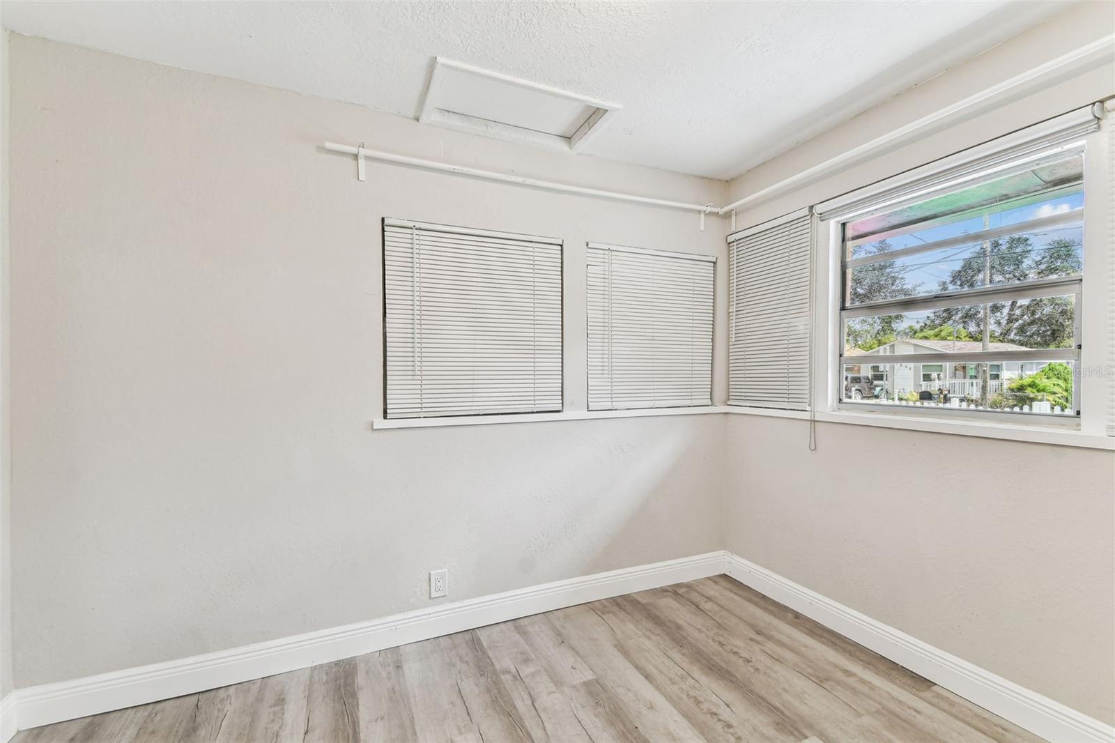 Image 12 of 82 For 1510 Powhatan Avenue