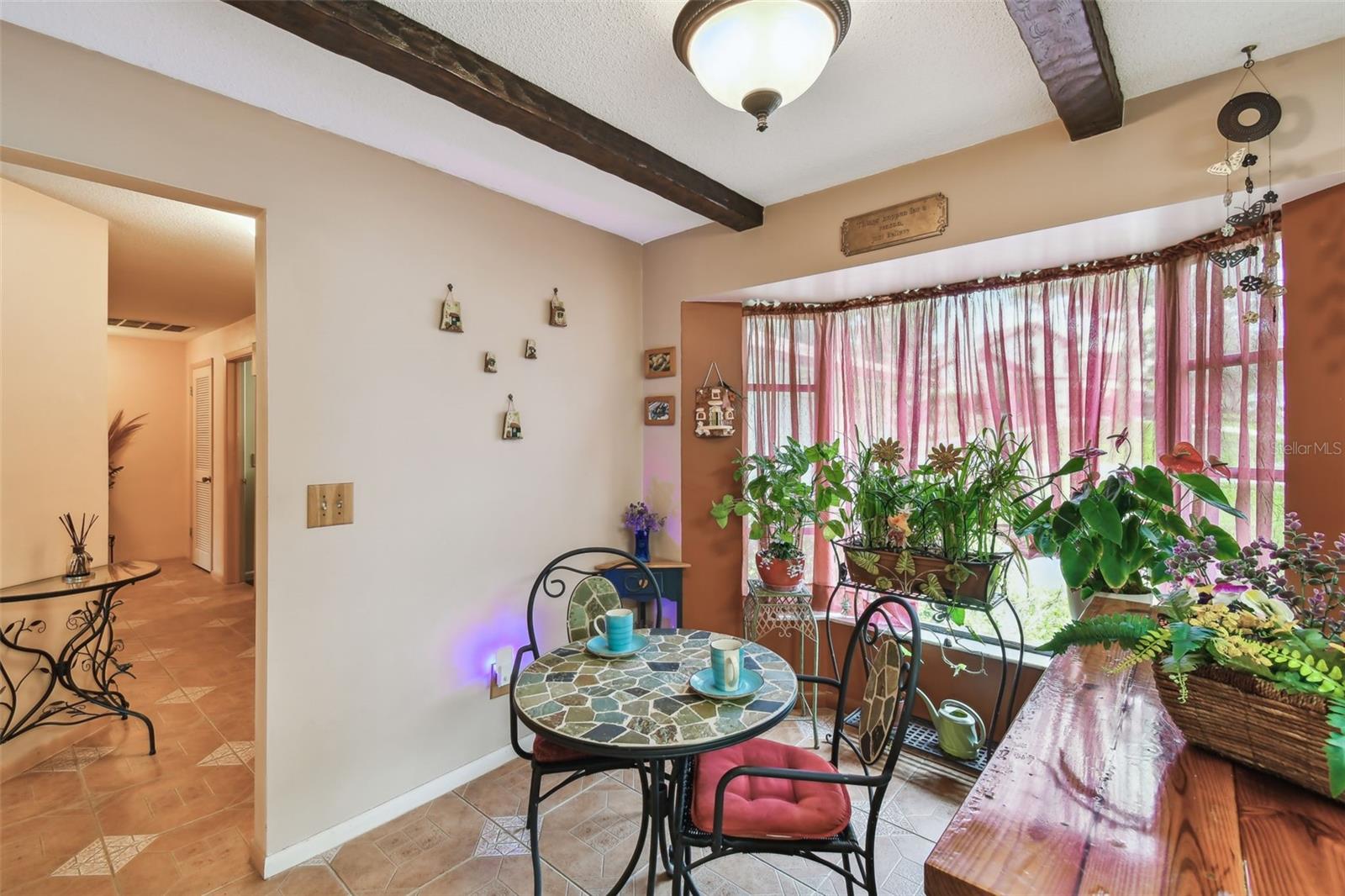 Image 18 of 91 For 855 Pinewood Terrace W