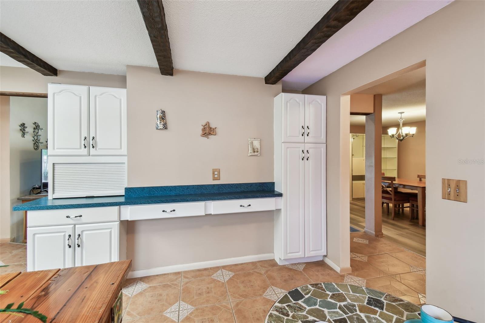 Image 20 of 91 For 855 Pinewood Terrace W