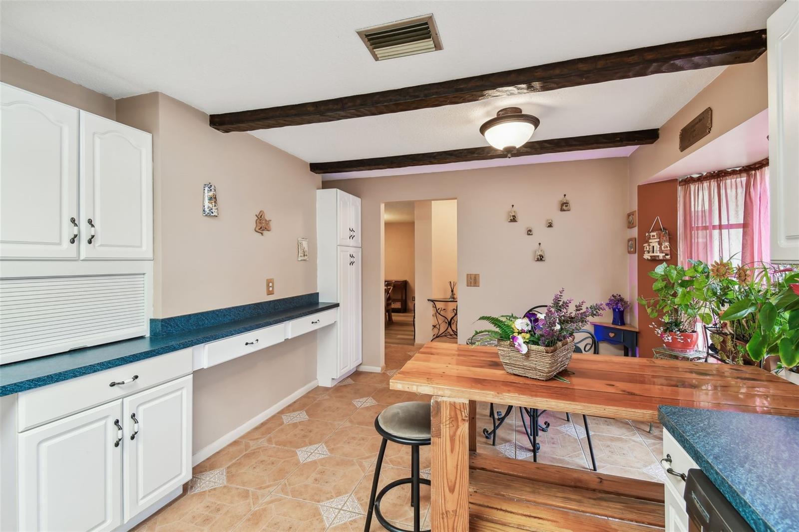 Image 22 of 91 For 855 Pinewood Terrace W