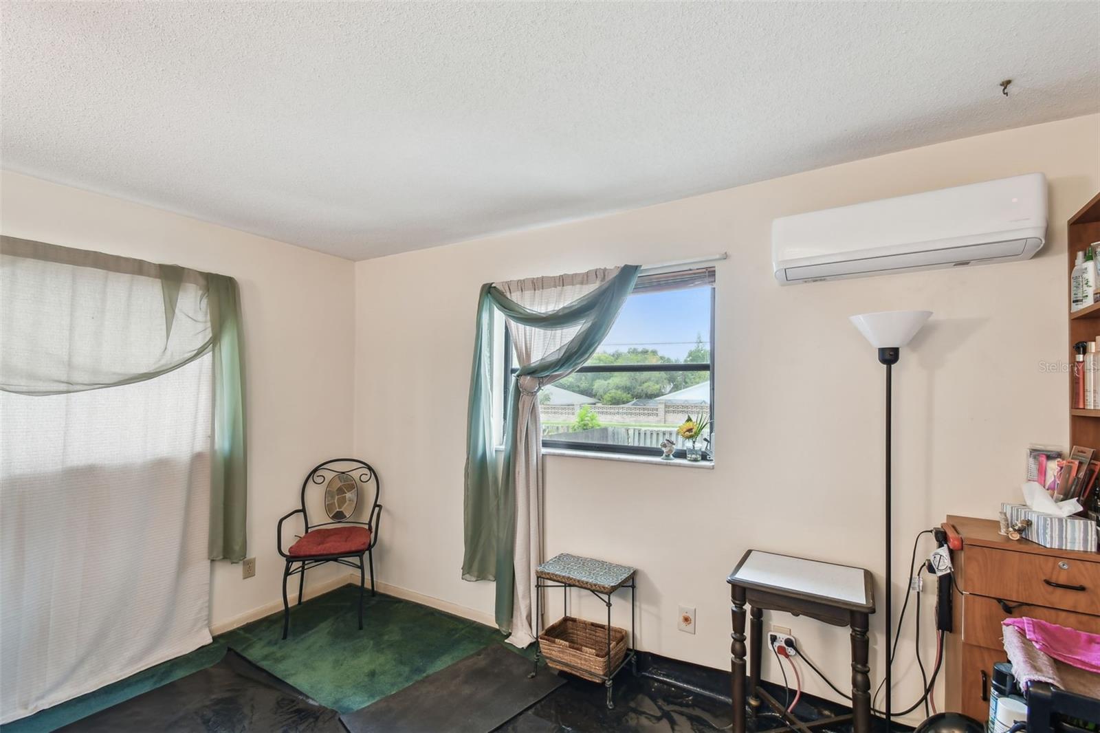 Image 42 of 91 For 855 Pinewood Terrace W