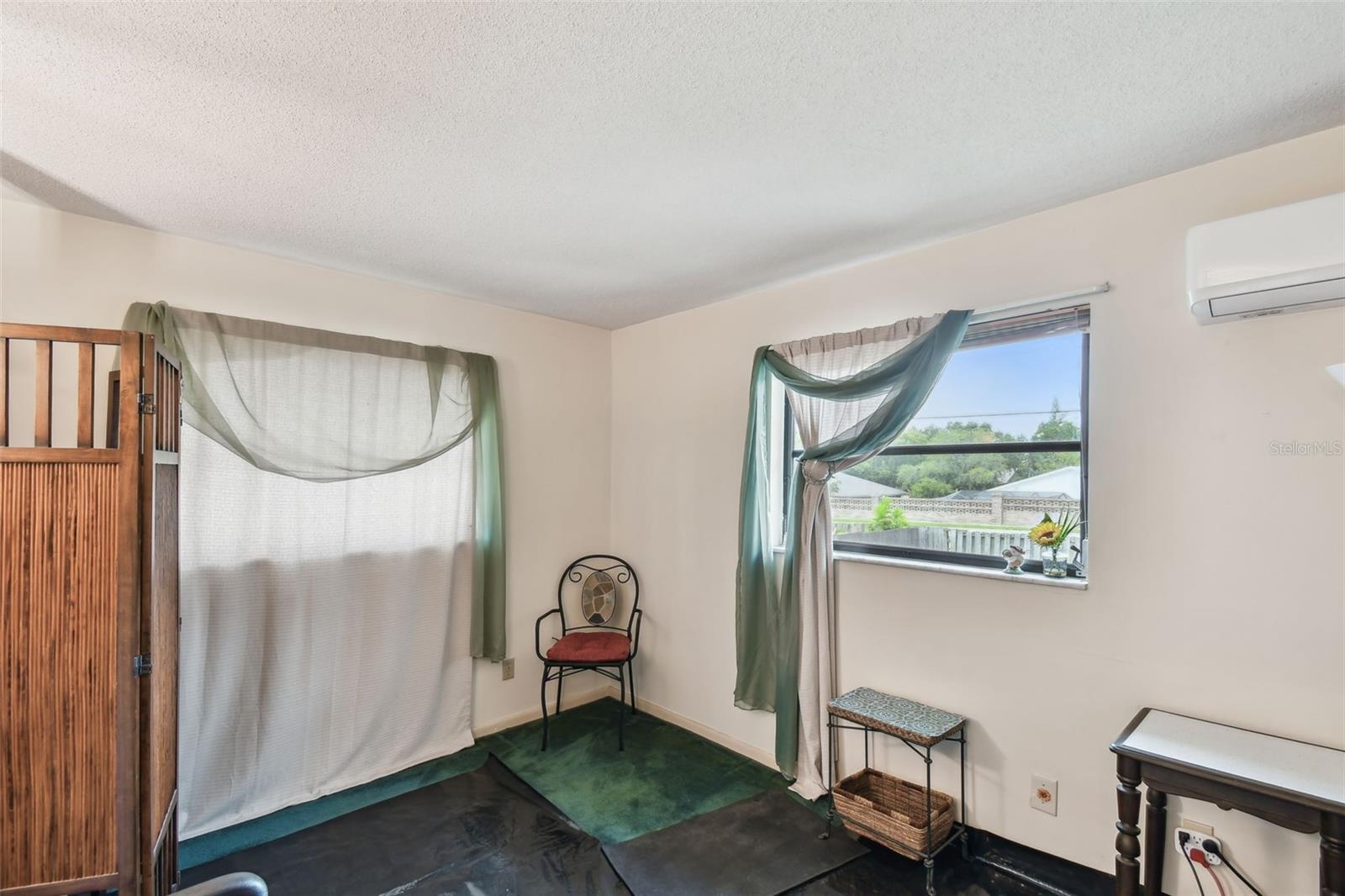 Image 43 of 91 For 855 Pinewood Terrace W