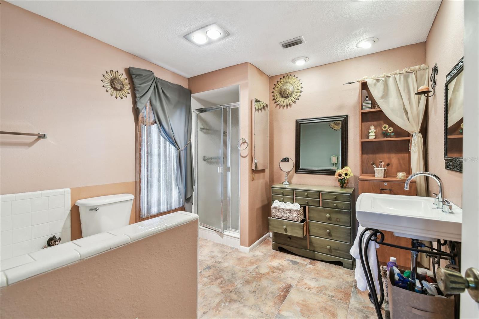 Image 47 of 91 For 855 Pinewood Terrace W