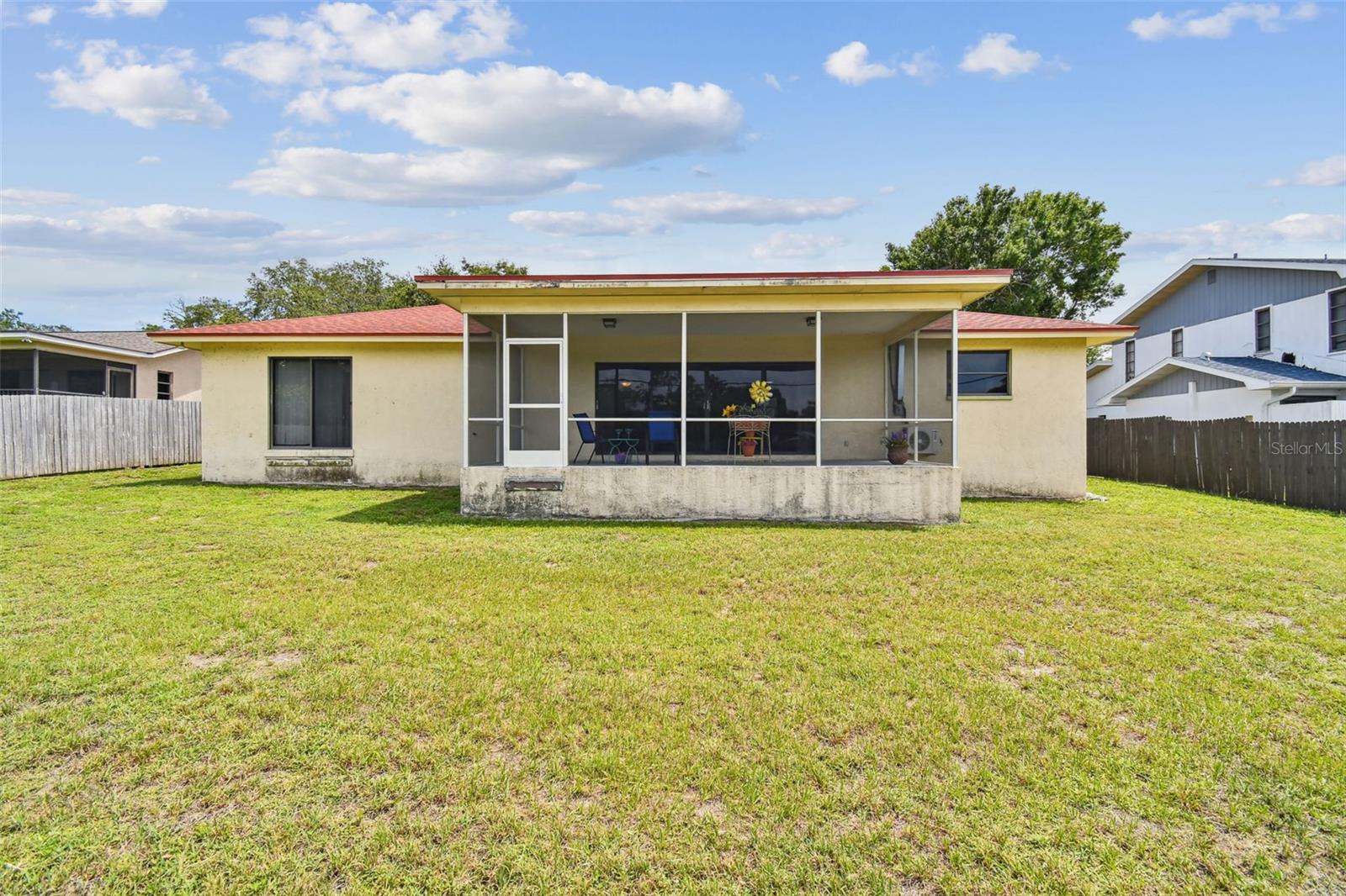 Image 62 of 91 For 855 Pinewood Terrace W