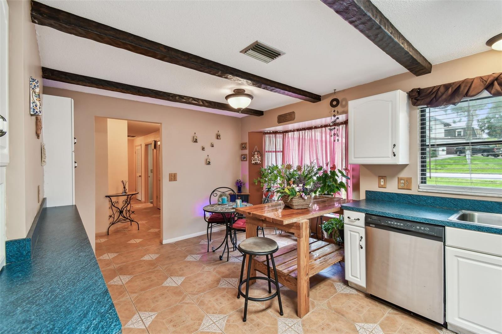 Image 7 of 91 For 855 Pinewood Terrace W
