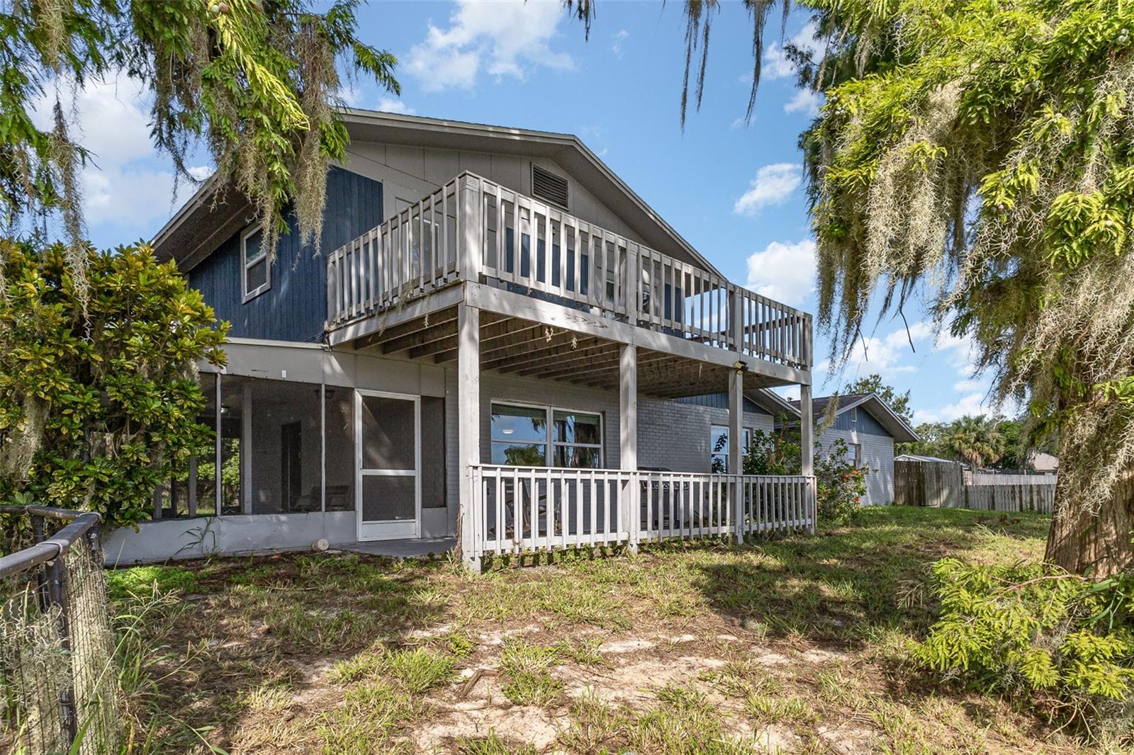 Image 23 of 35 For 1149 Shady Cove Road E