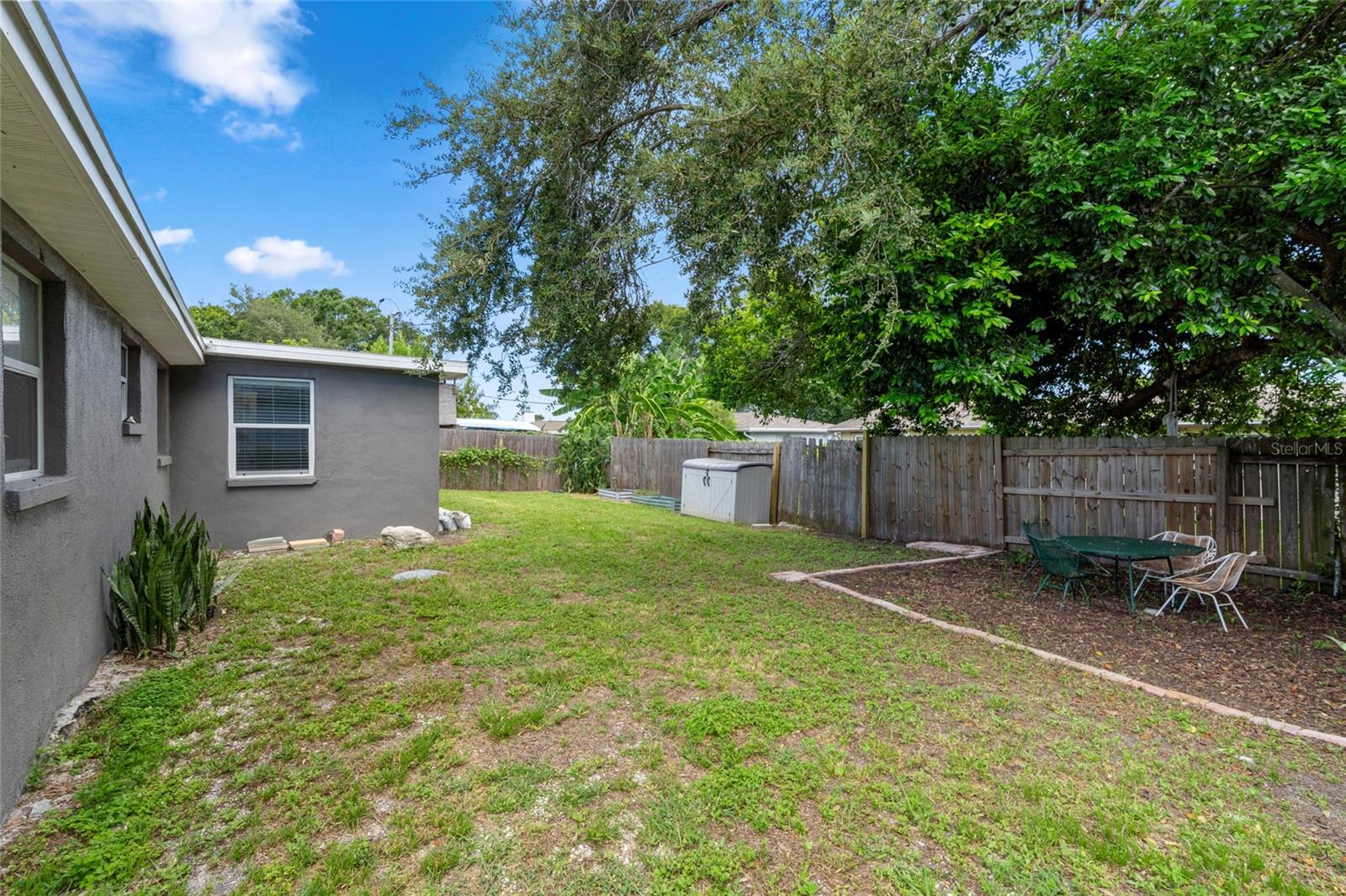 Listing photo id 26 for 4627 Tropical Lane