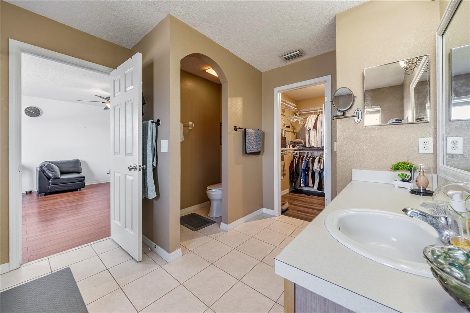 Image 32 of 40 For 7819 Carriage Pointe Drive