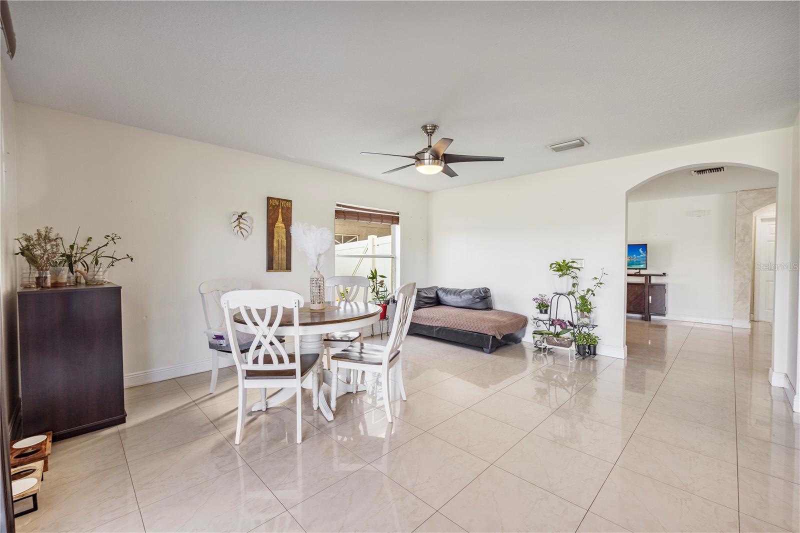 Image 7 of 40 For 7819 Carriage Pointe Drive