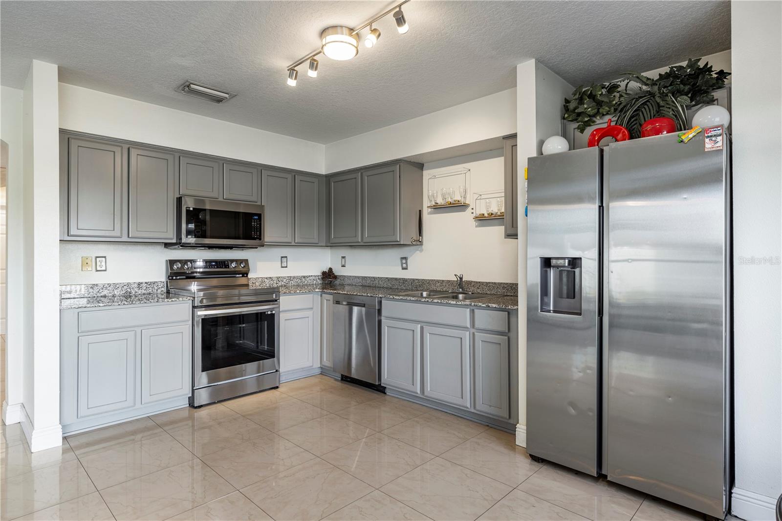 Image 8 of 40 For 7819 Carriage Pointe Drive