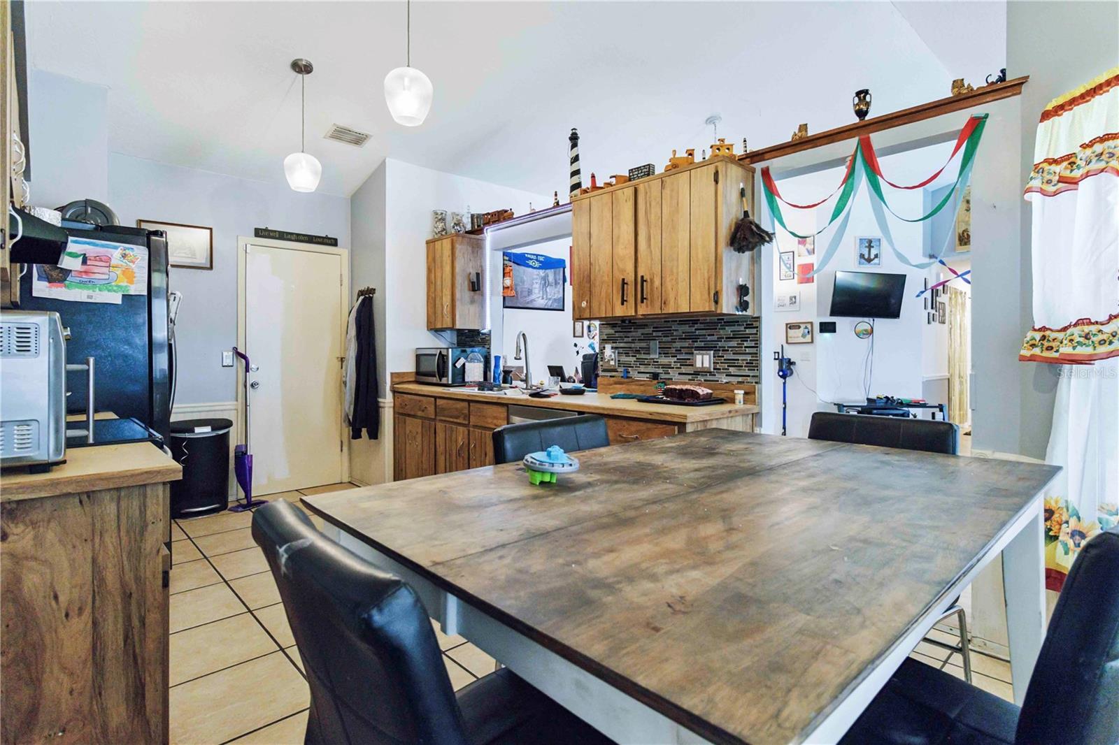 Image 12 of 30 For 817 Helm Avenue Nw
