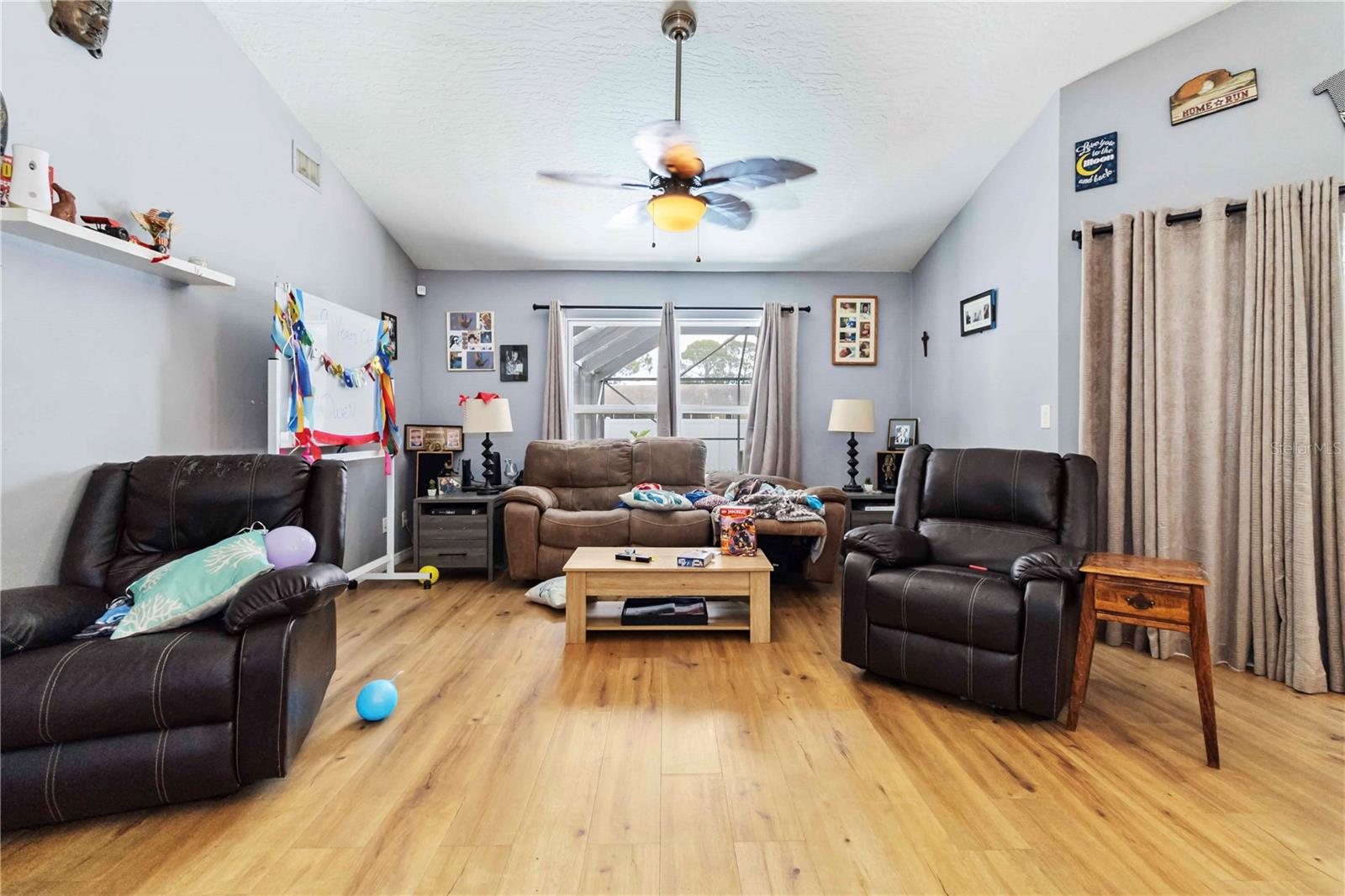 Image 7 of 30 For 817 Helm Avenue Nw