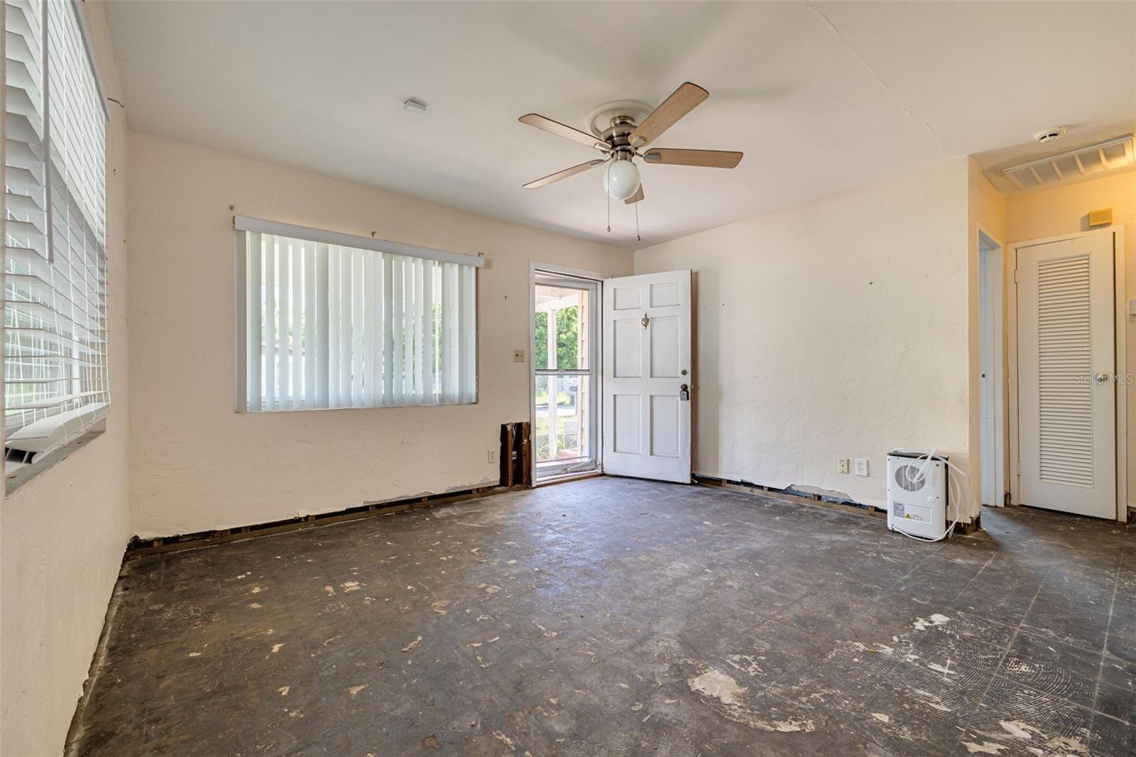 Image 4 of 26 For 6730 10th Avenue Terrace S