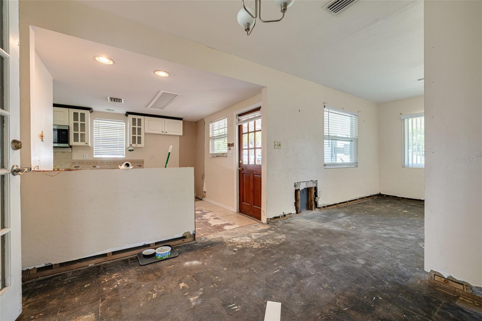 Image 5 of 26 For 6730 10th Avenue Terrace S