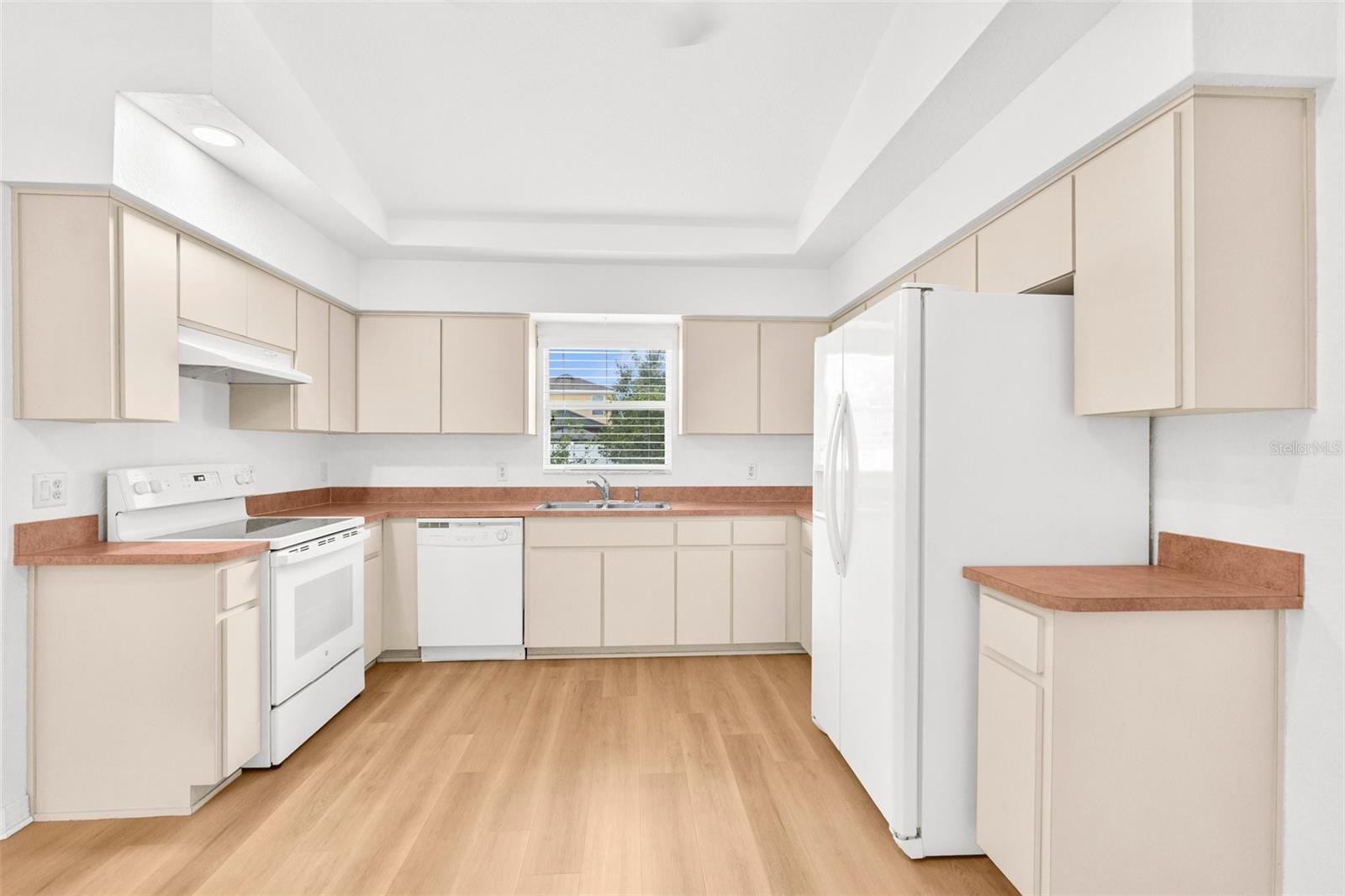 Listing photo id 8 for 13384 Brighton Street
