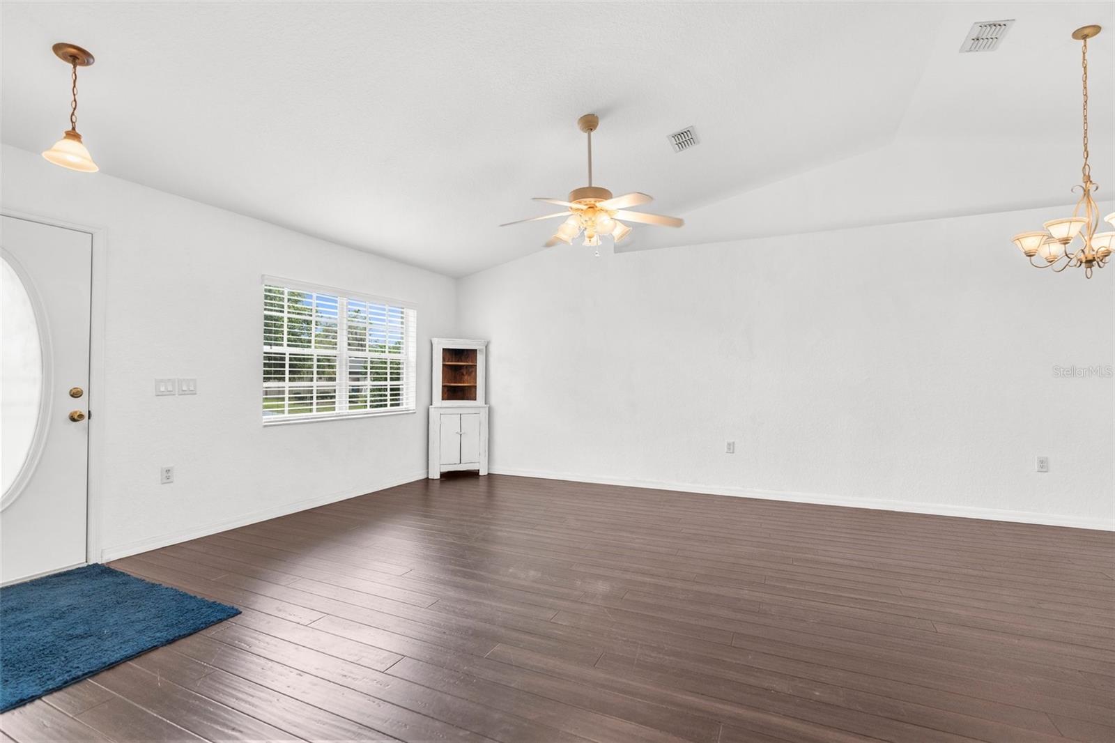 Listing photo id 18 for 13384 Brighton Street