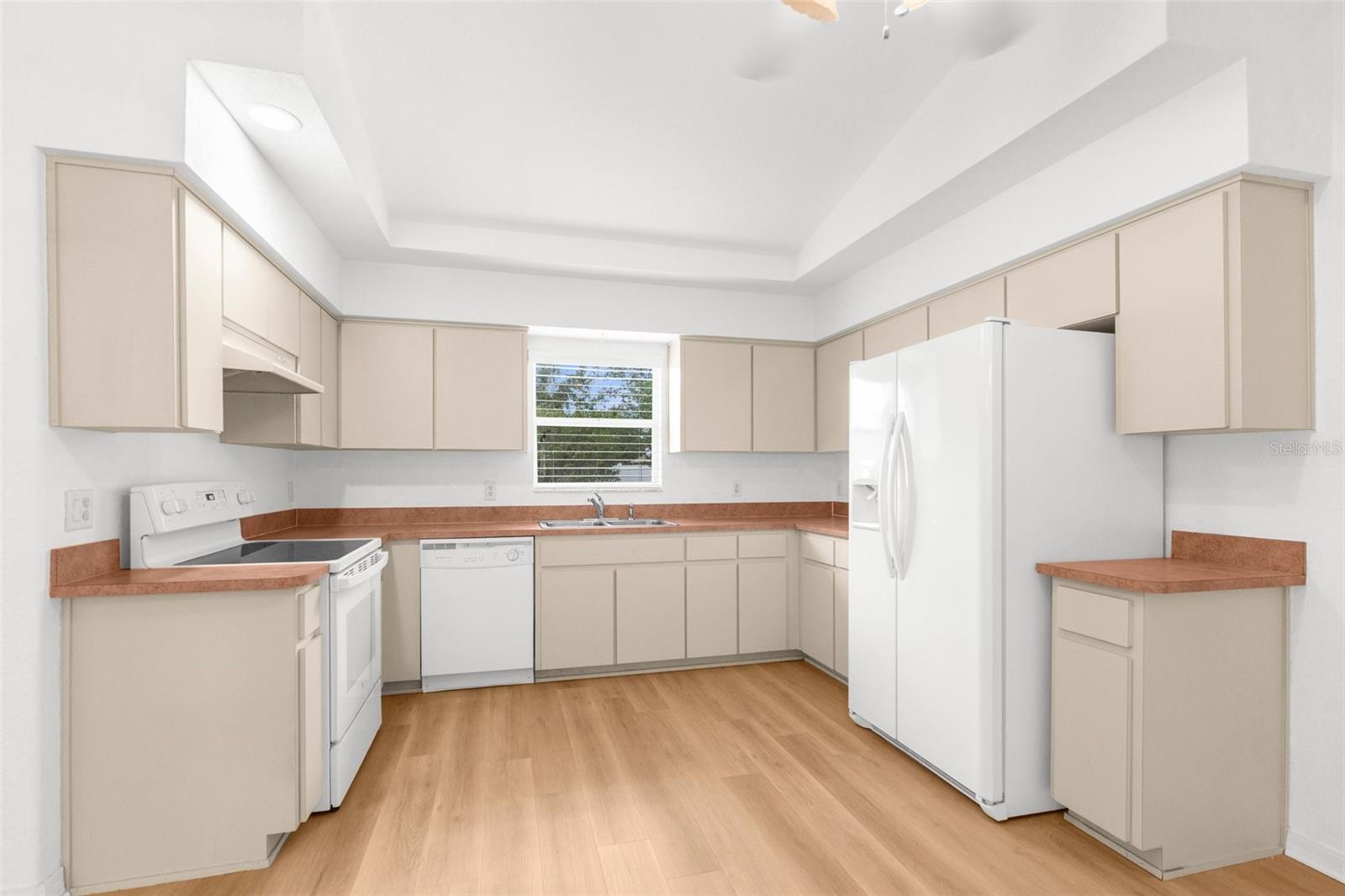 Listing photo id 20 for 13384 Brighton Street