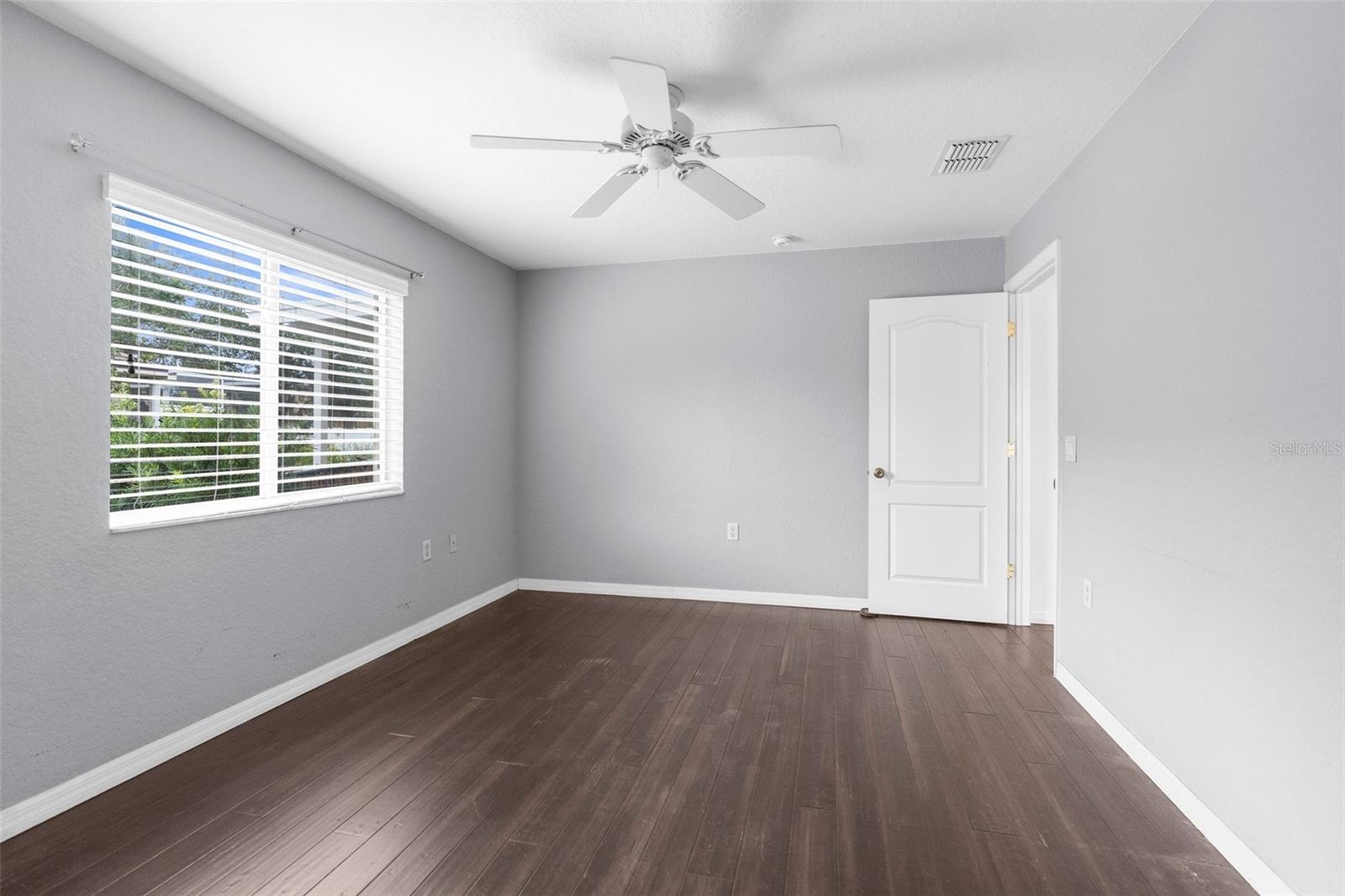 Listing photo id 24 for 13384 Brighton Street