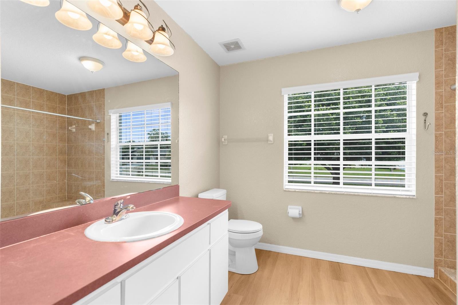 Listing photo id 25 for 13384 Brighton Street