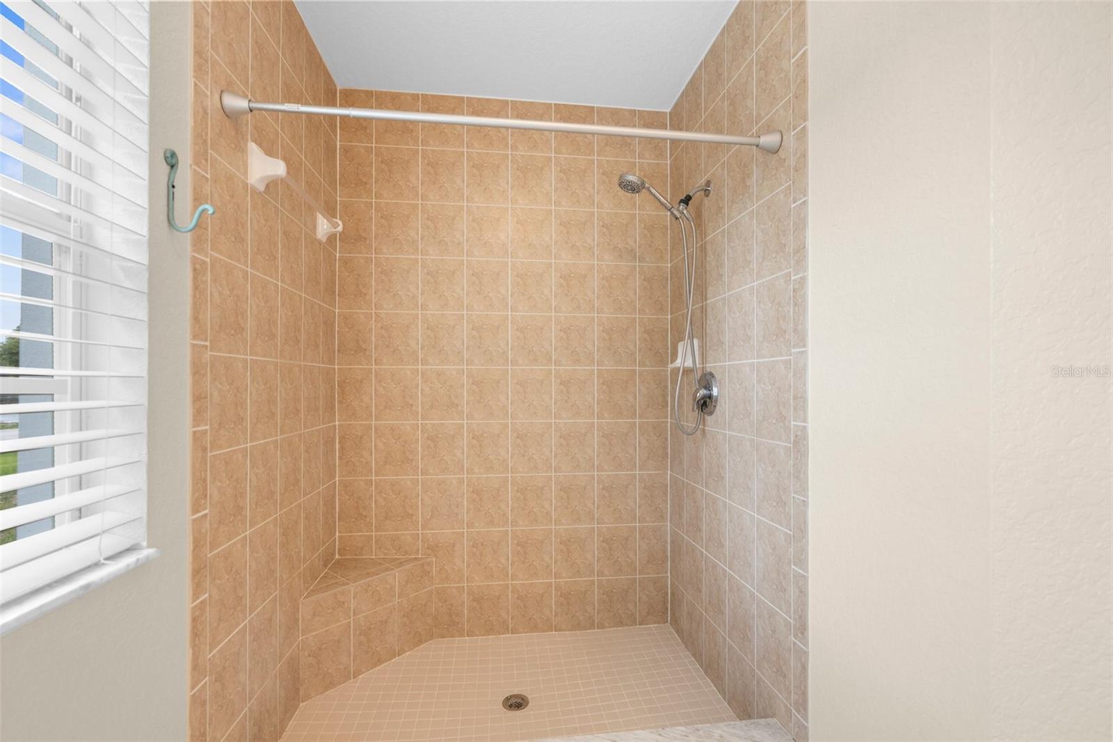 Listing photo id 26 for 13384 Brighton Street