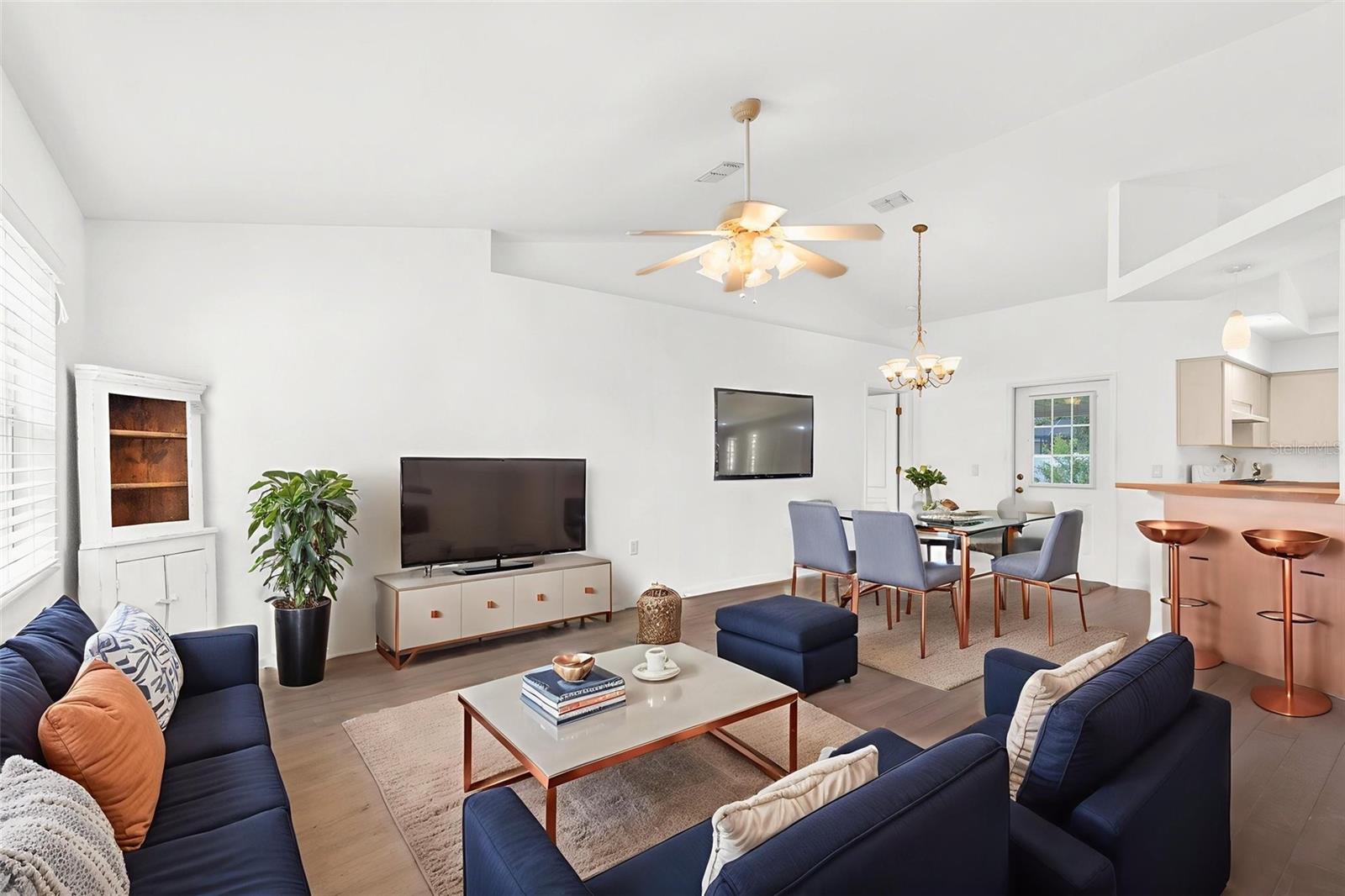 Listing photo id 5 for 13384 Brighton Street