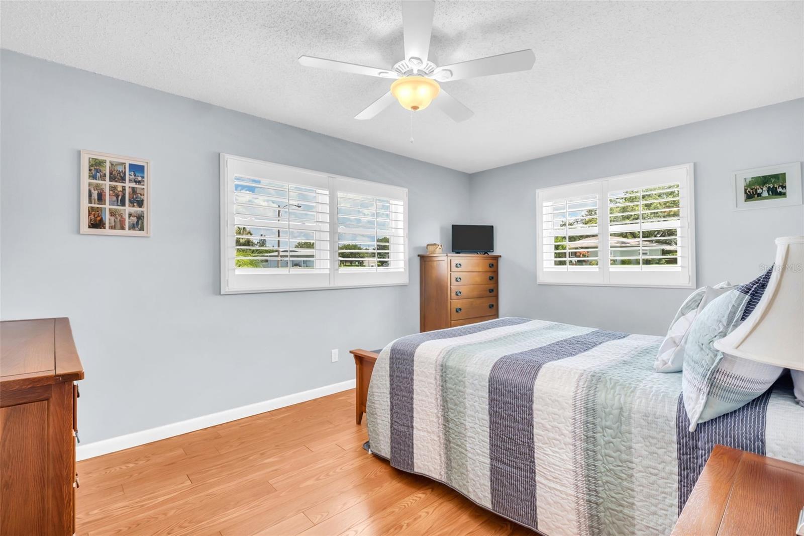Listing photo id 18 for 2814 Highlands Boulevard B