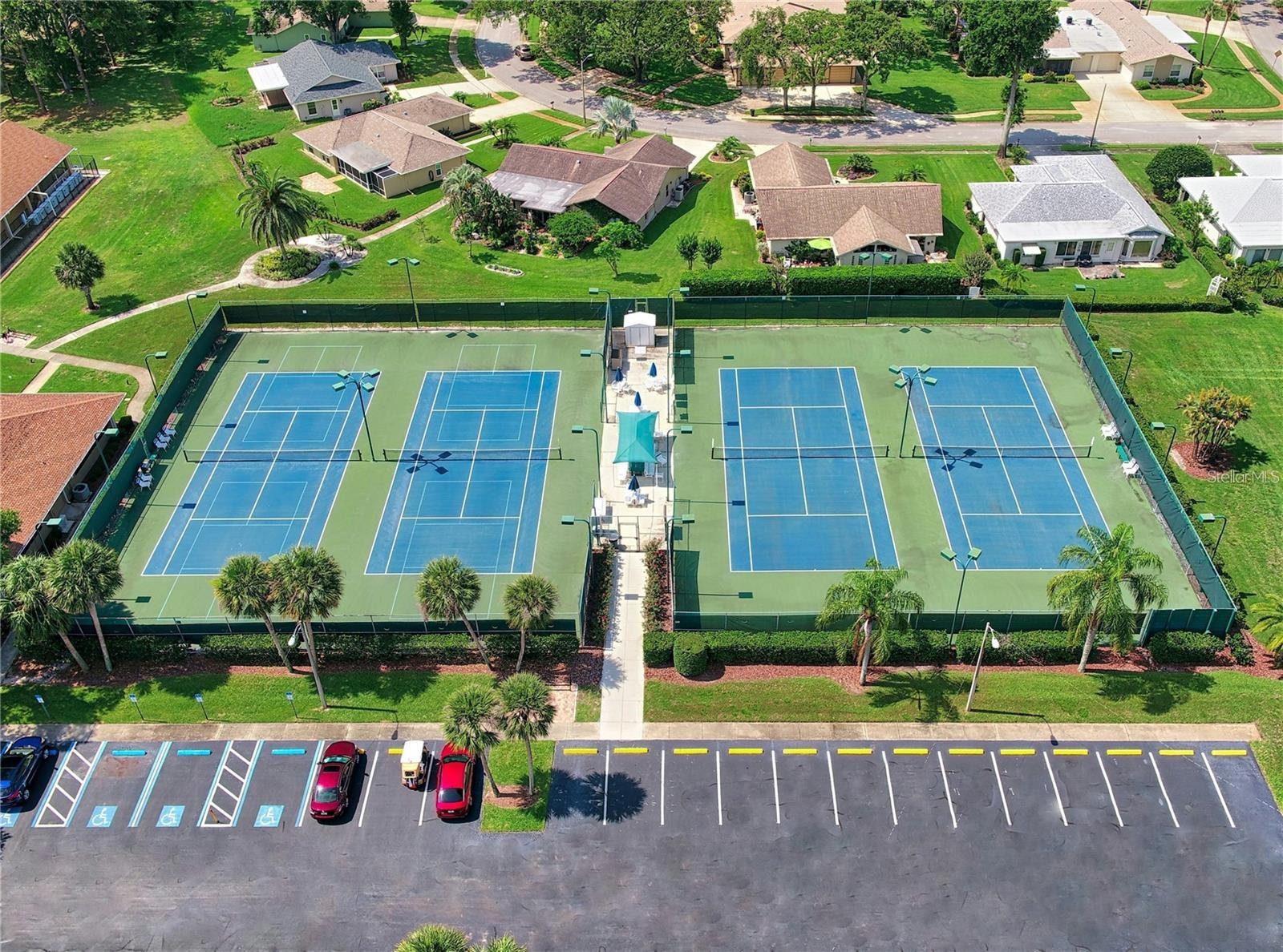 Listing photo id 32 for 2814 Highlands Boulevard B