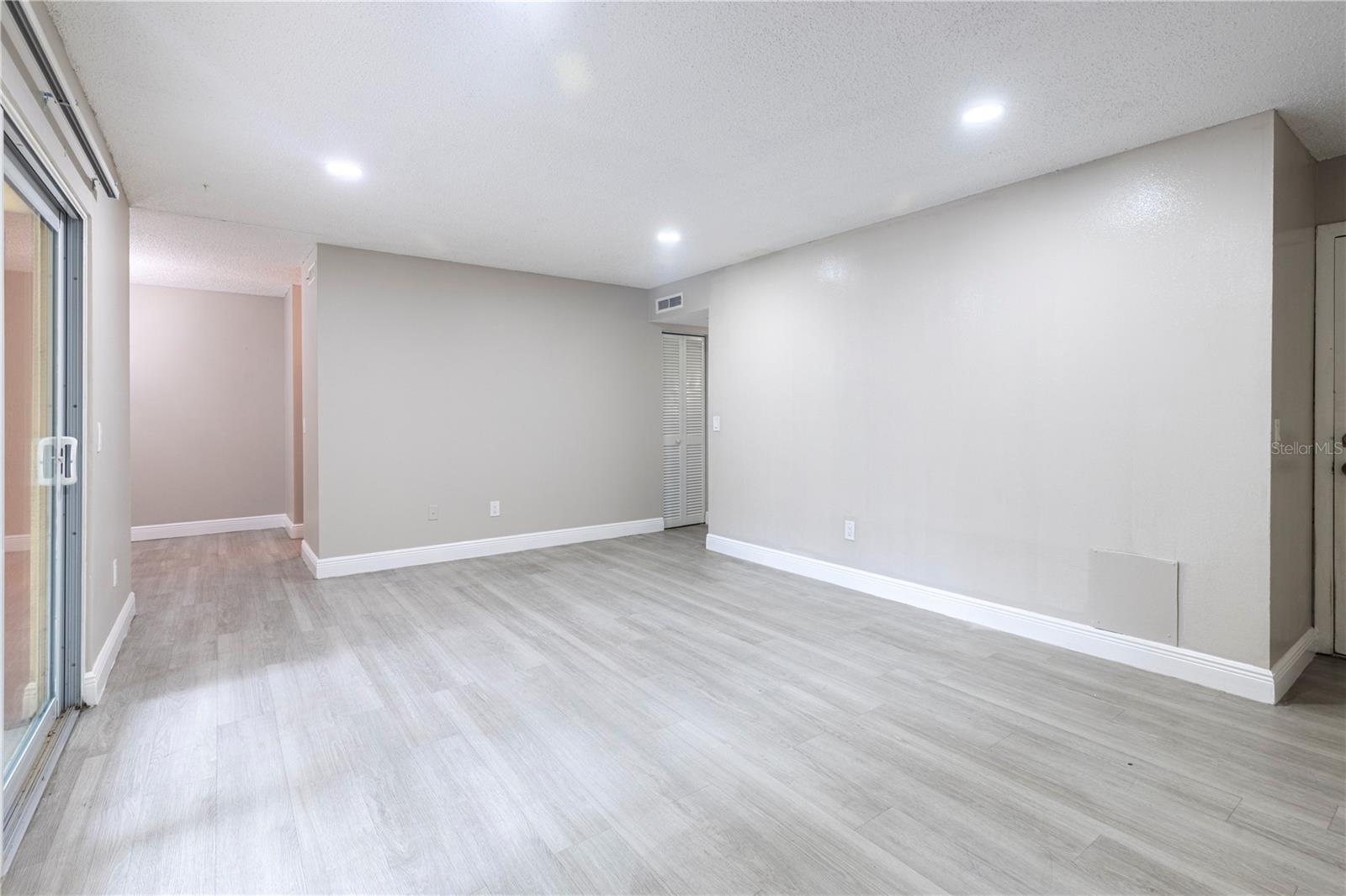 Image 11 of 35 For 3805 Cortez Circle B