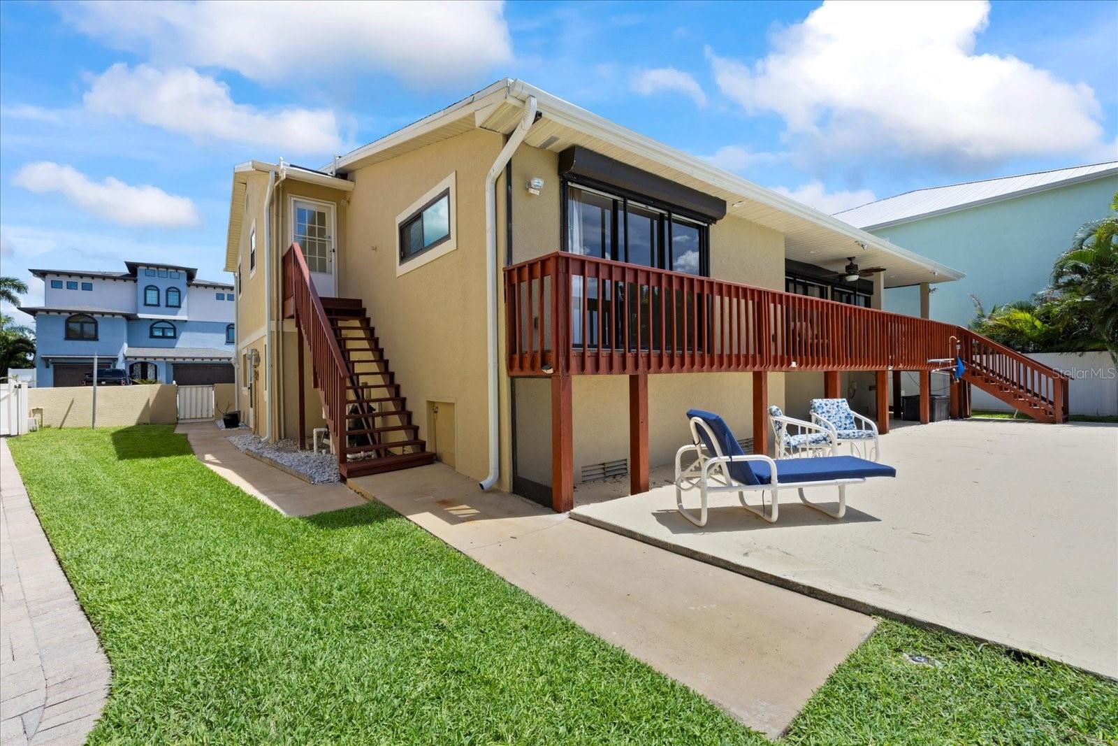 Image 11 of 49 For 17025 Dolphin Drive