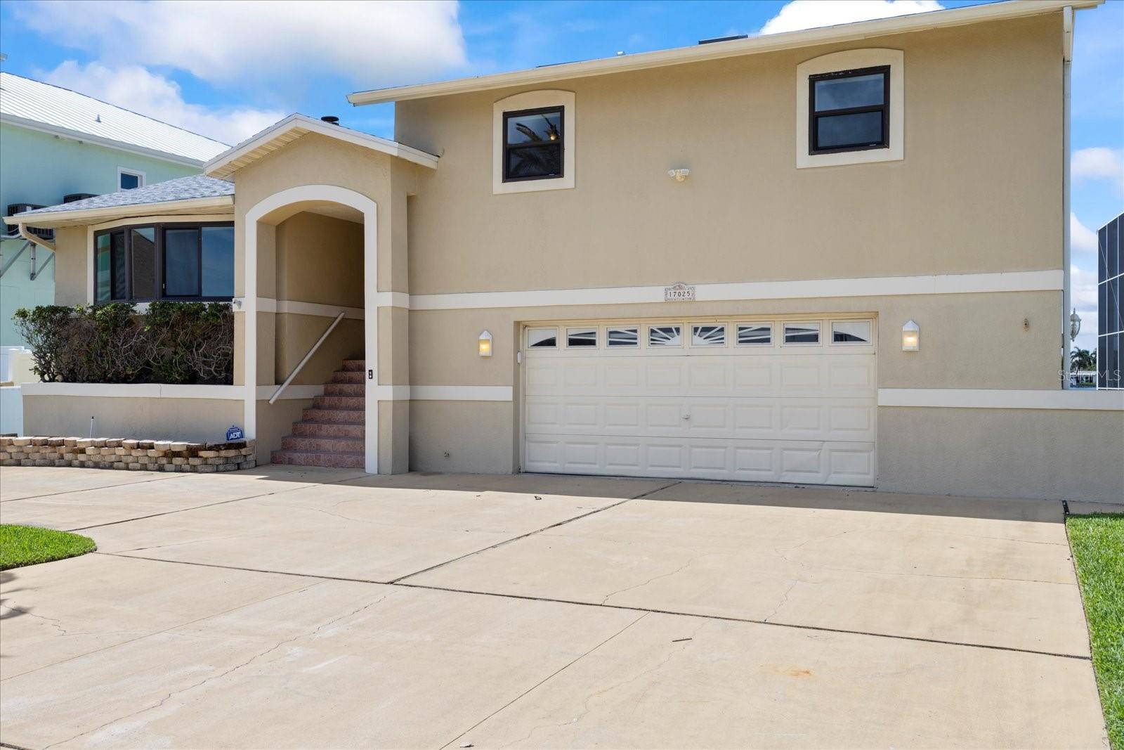 Image 12 of 49 For 17025 Dolphin Drive