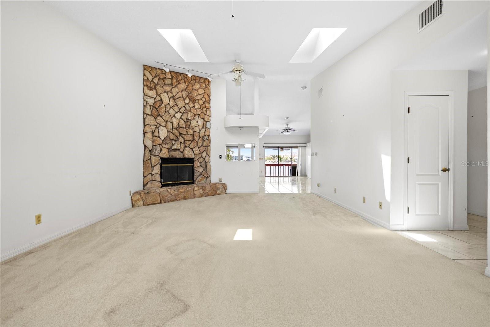 Image 19 of 49 For 17025 Dolphin Drive