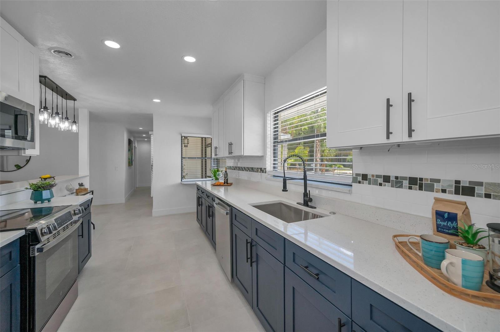 Listing photo id 8 for 112 Peterson Lane