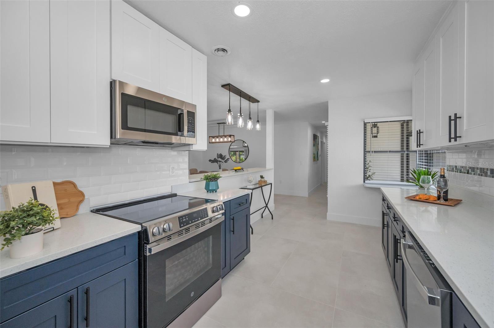 Listing photo id 12 for 112 Peterson Lane