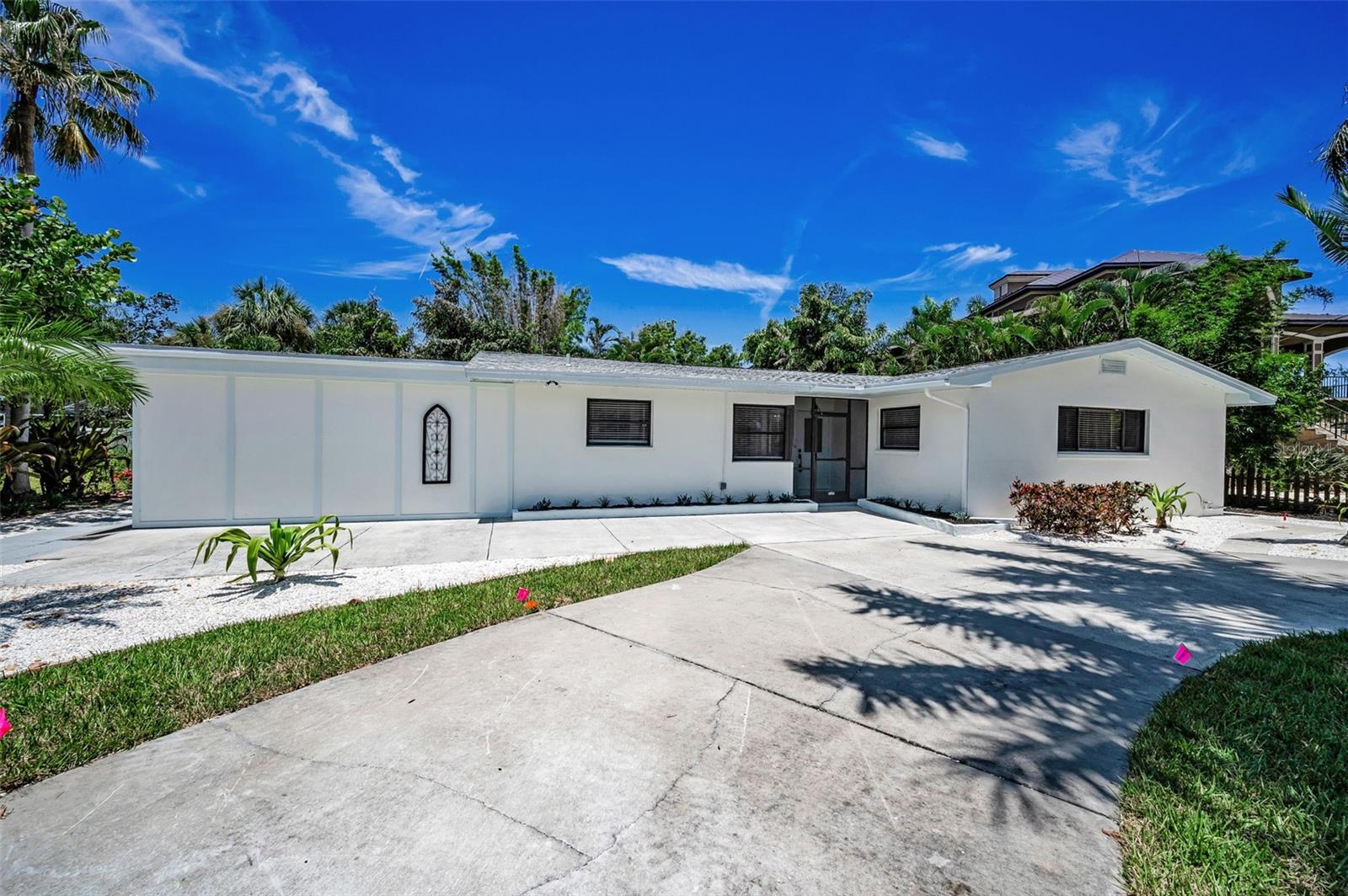 Listing photo id 0 for 112 Peterson Lane