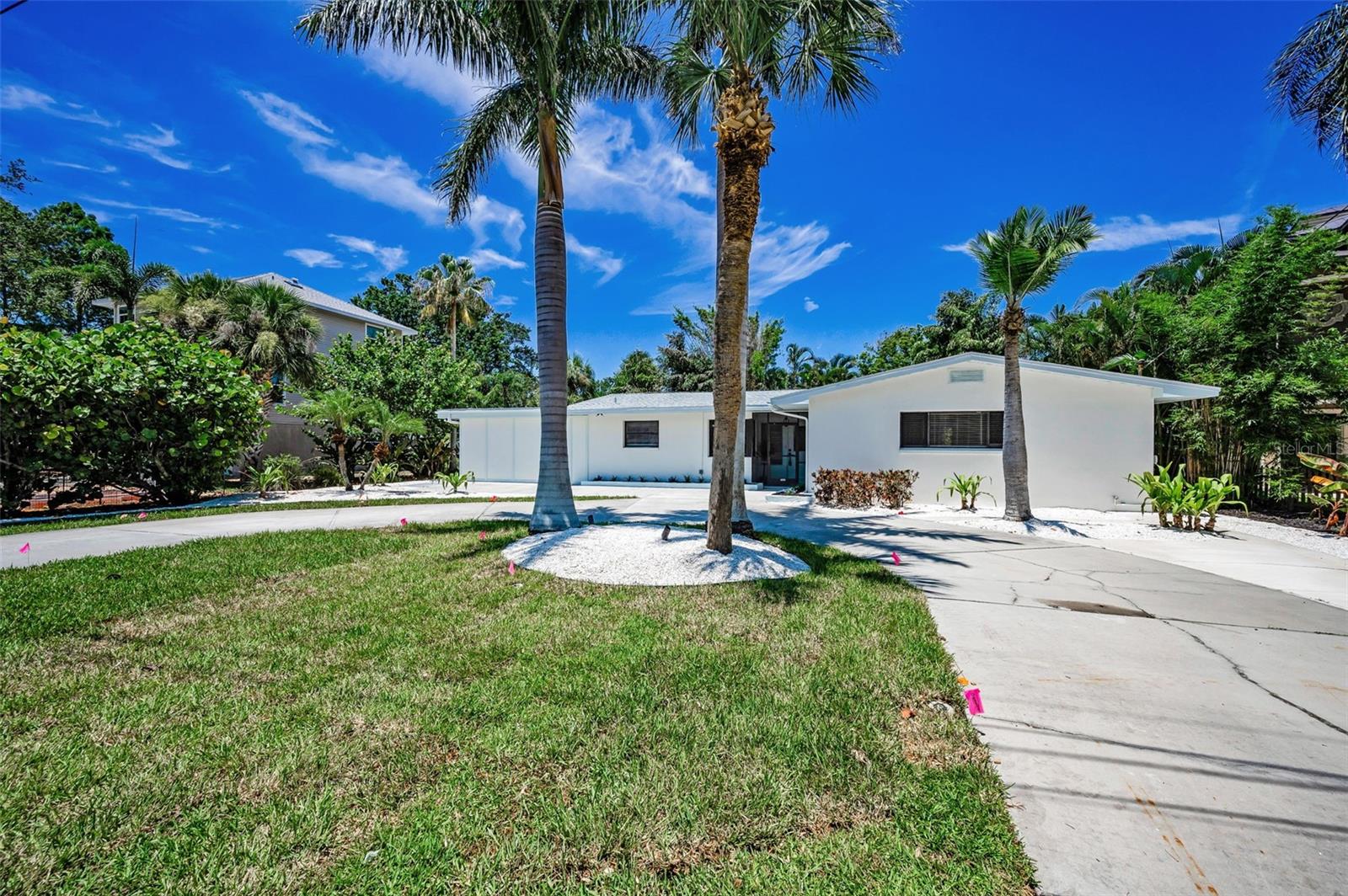 Listing photo id 1 for 112 Peterson Lane