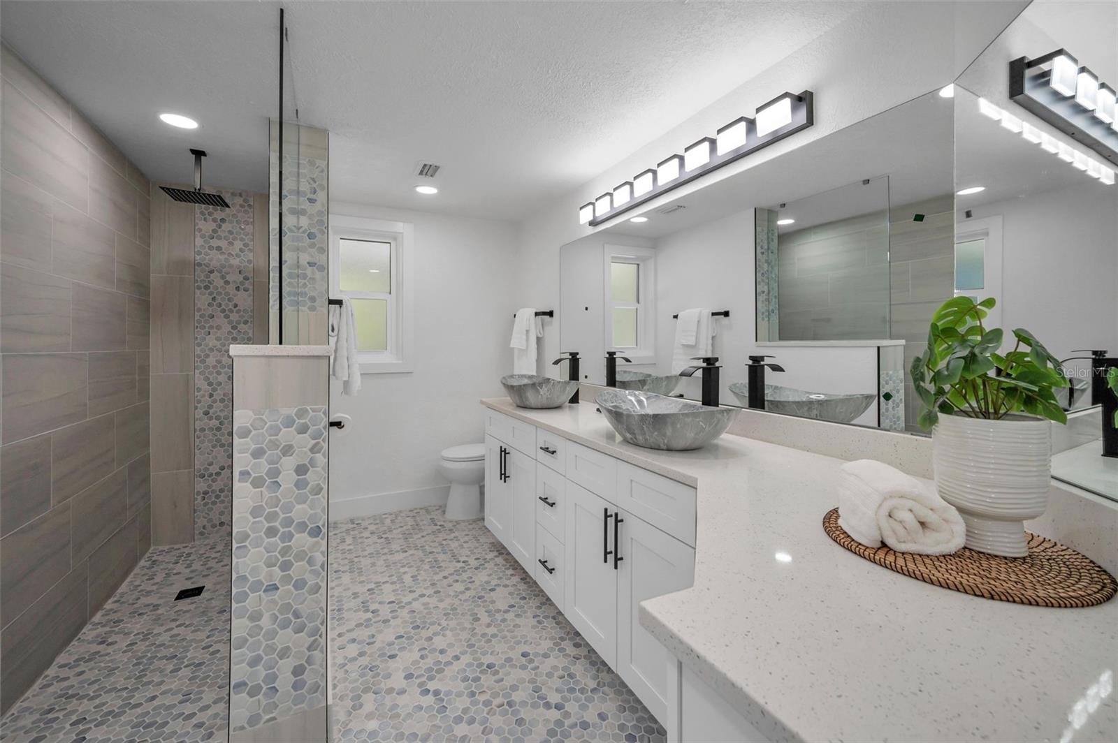 Listing photo id 38 for 112 Peterson Lane