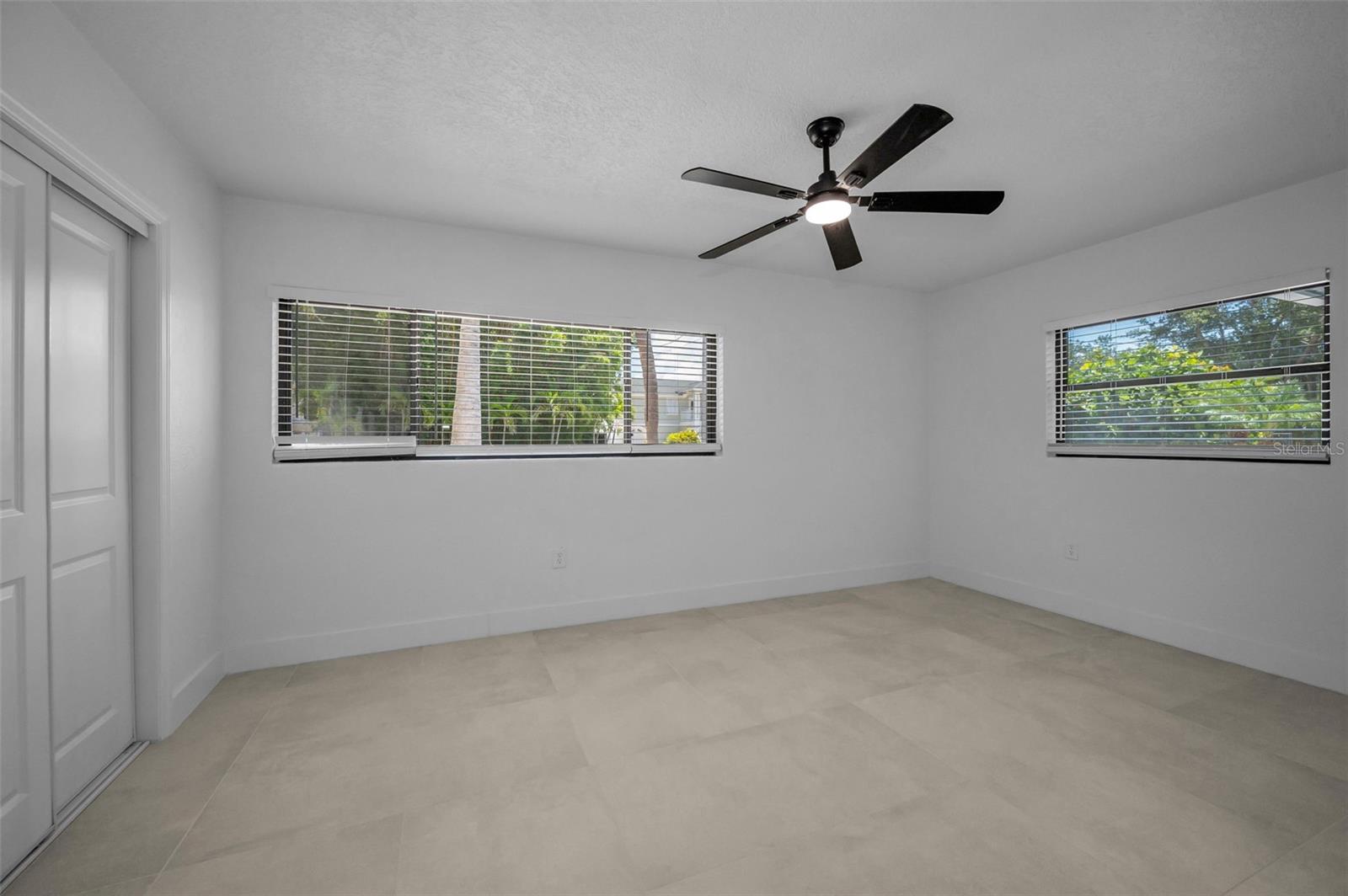 Listing photo id 40 for 112 Peterson Lane