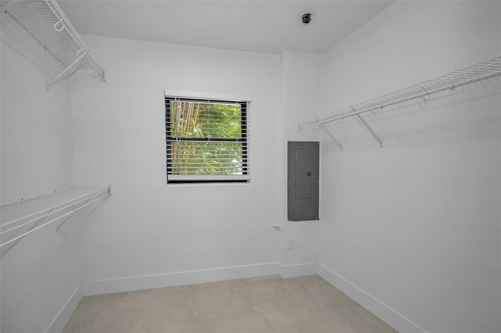 Listing photo id 41 for 112 Peterson Lane