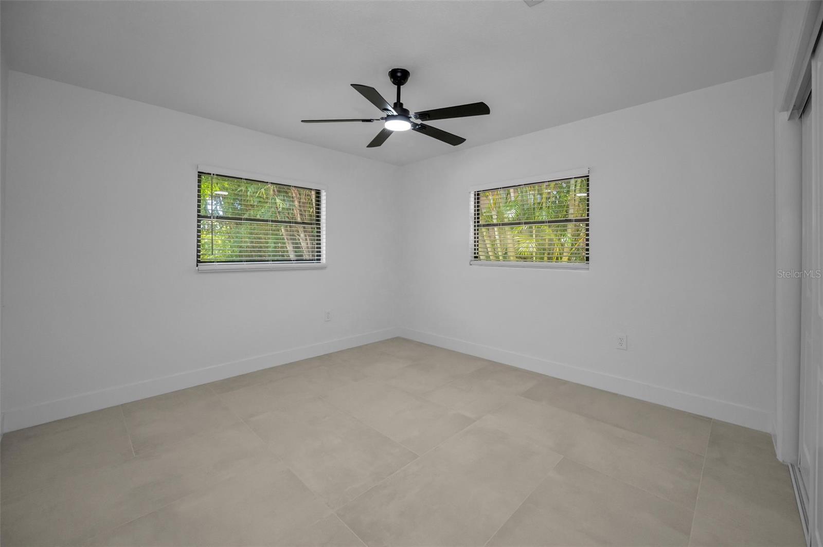 Listing photo id 42 for 112 Peterson Lane