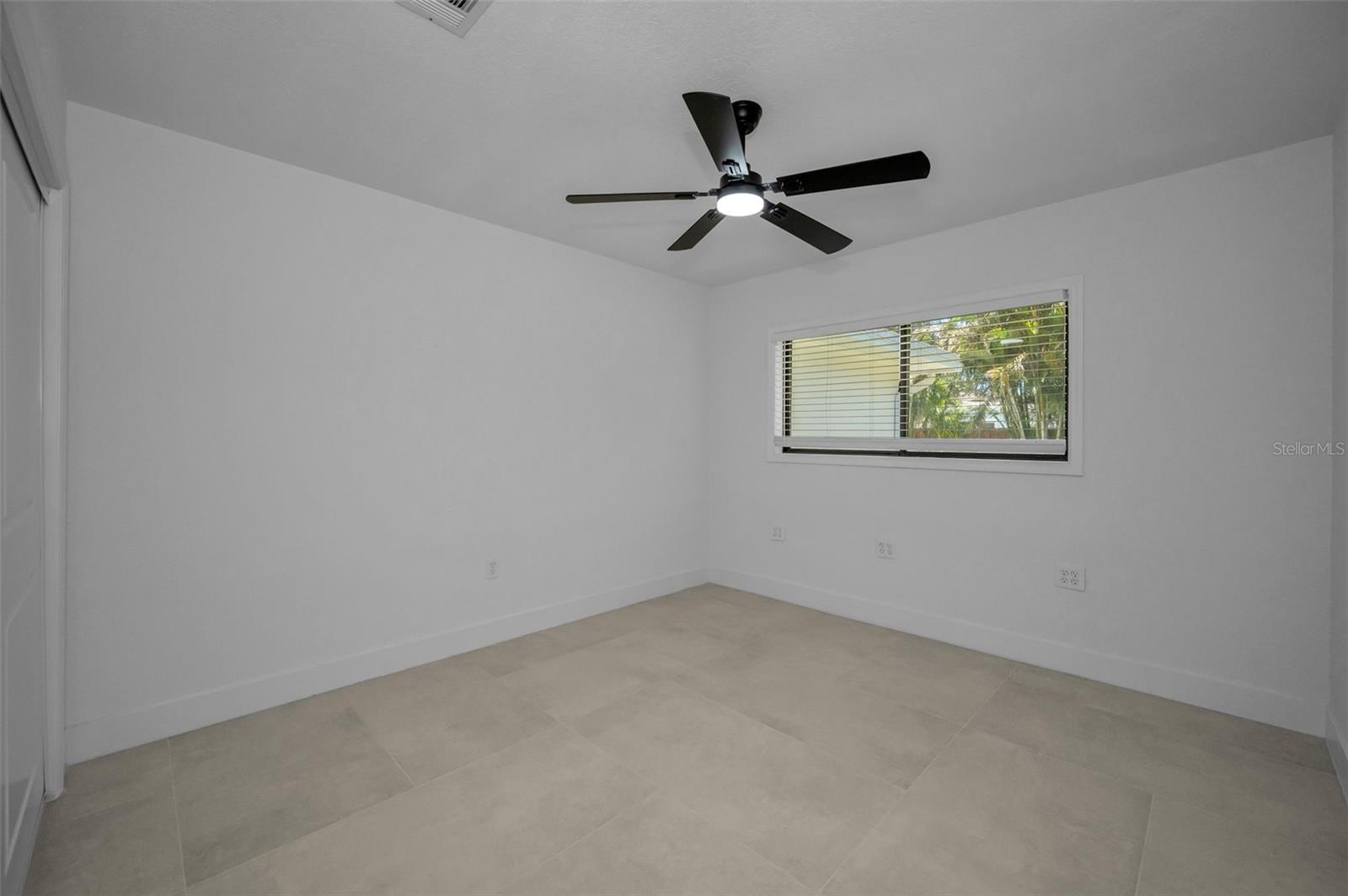 Listing photo id 43 for 112 Peterson Lane