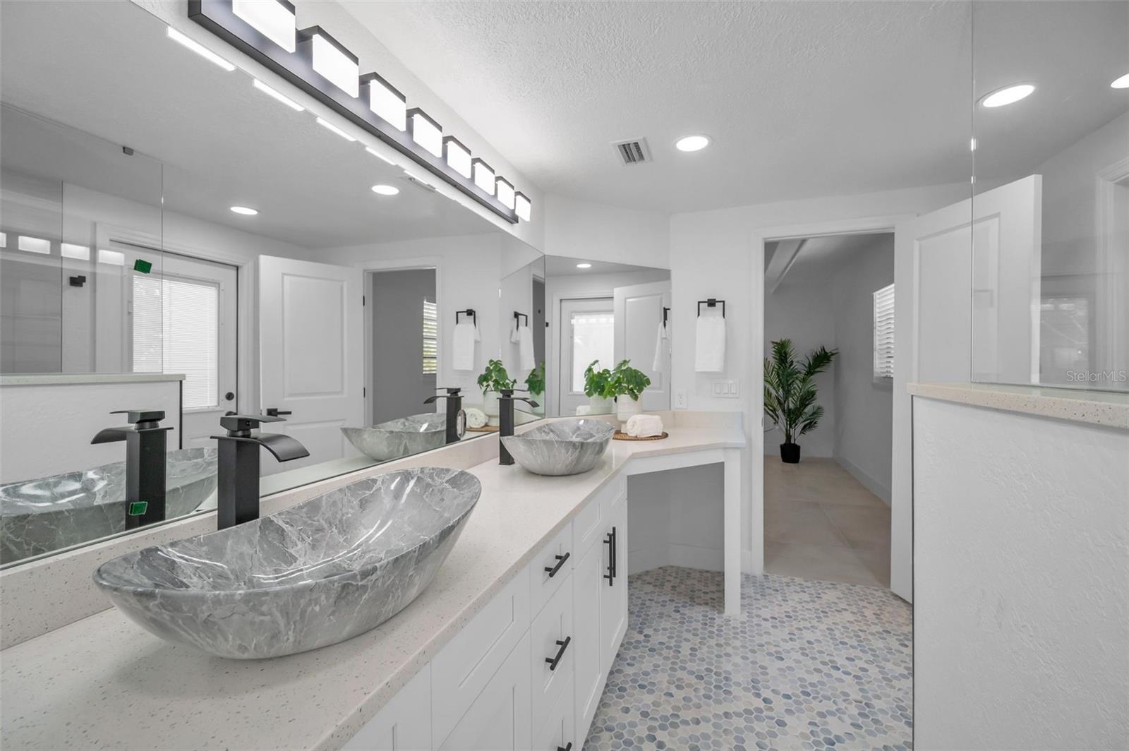 Listing photo id 46 for 112 Peterson Lane