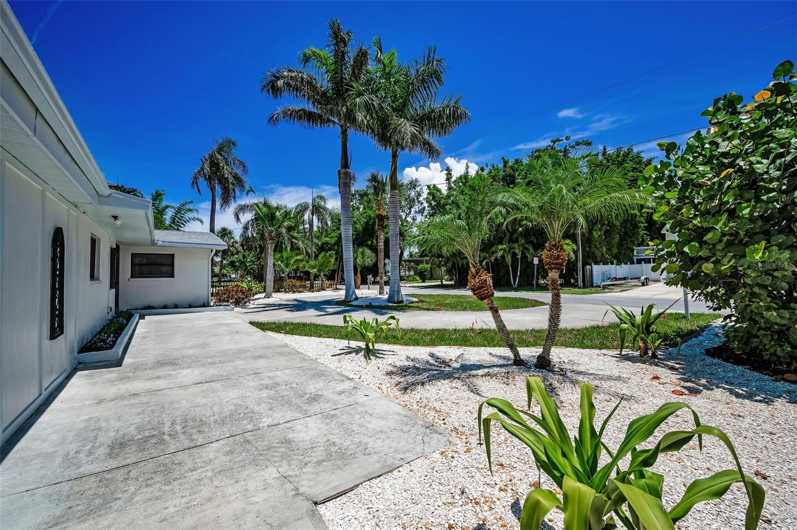 Listing photo id 53 for 112 Peterson Lane